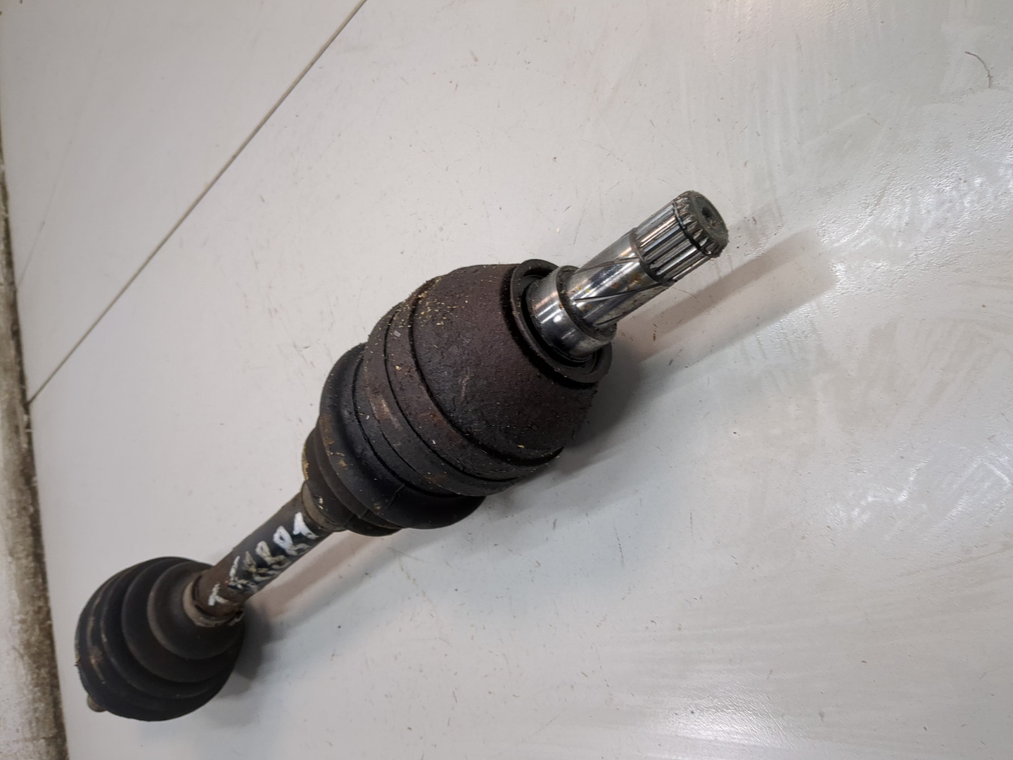 Полуось передняя левая