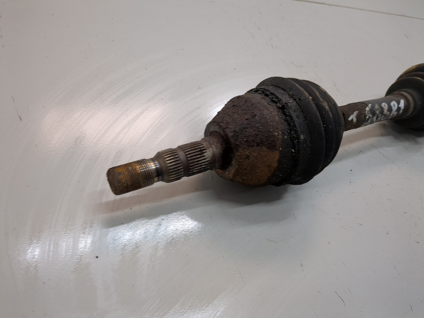 Полуось передняя левая