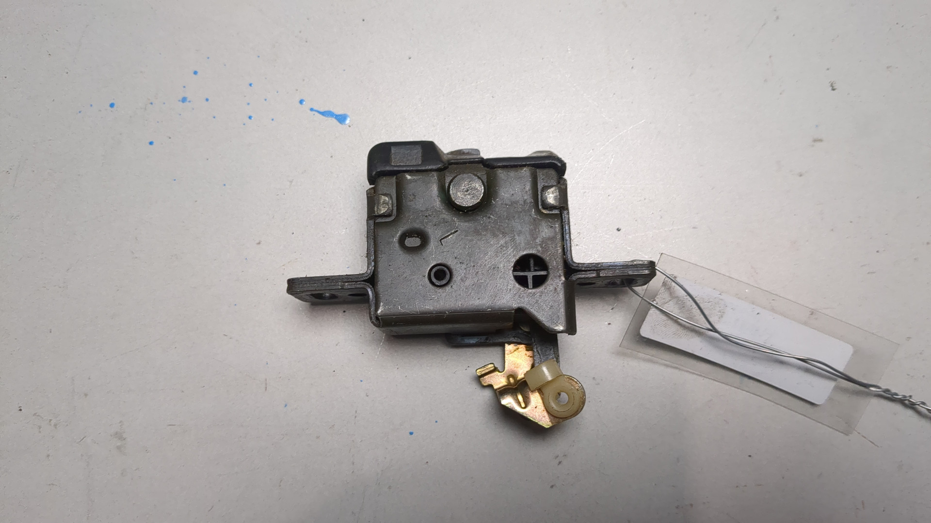 Замок багажника