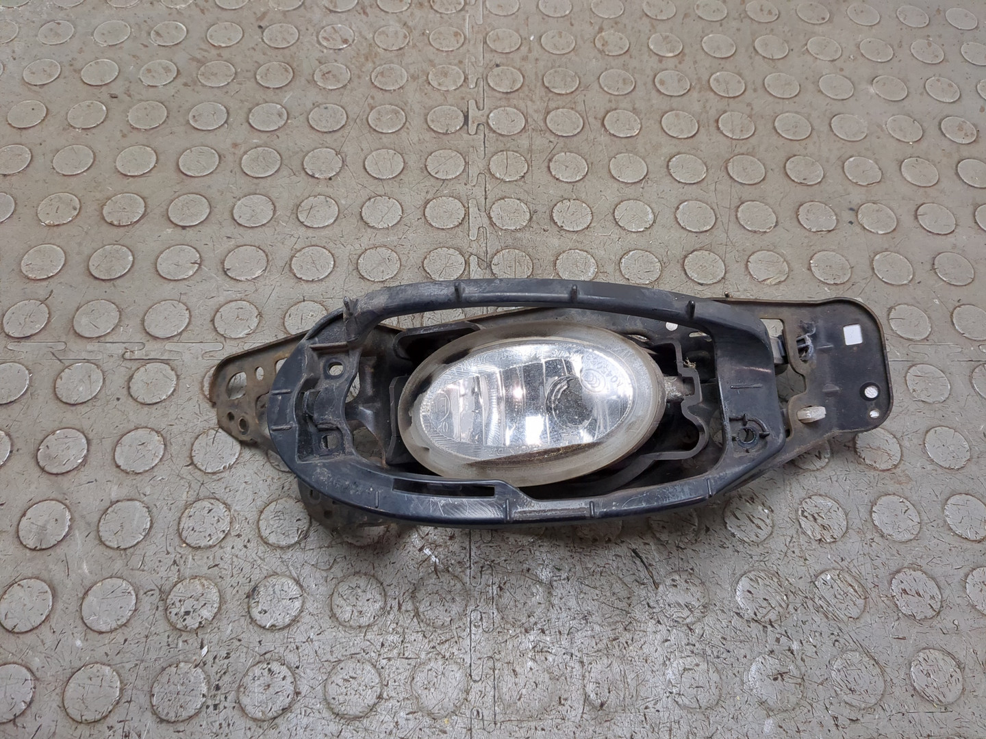 Фара противотуманная правая