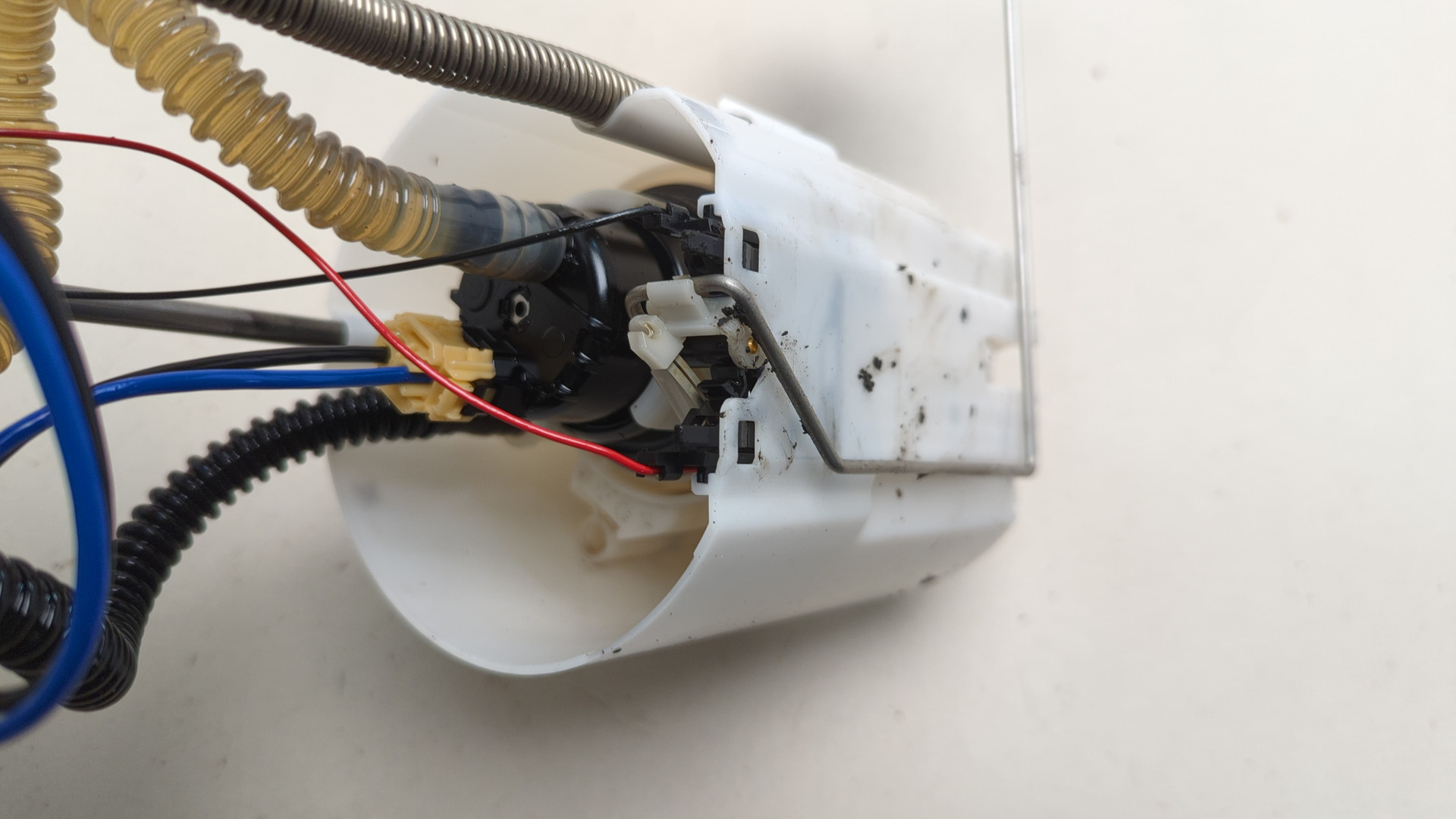 Насос топливный электрический