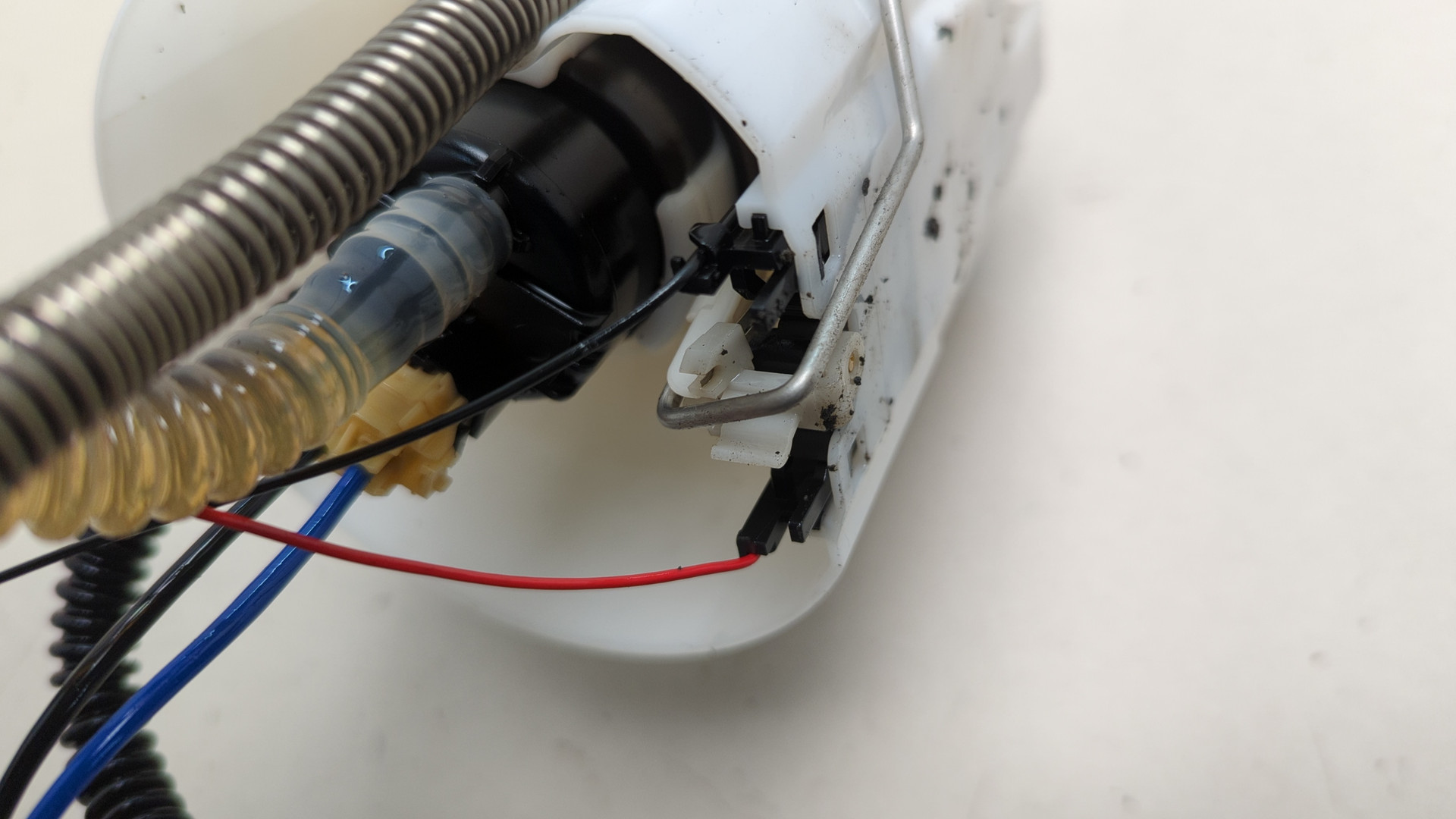 Насос топливный электрический