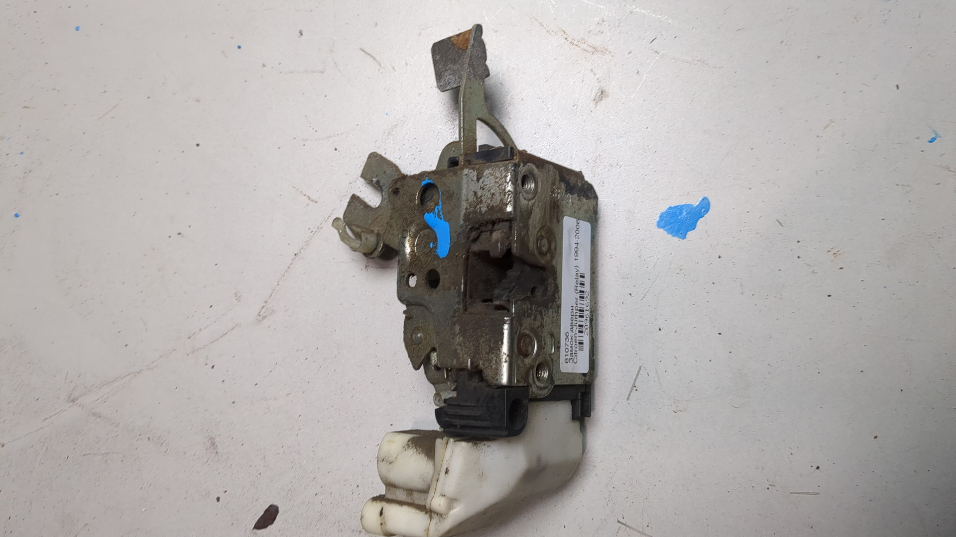 Замок двери задней правой