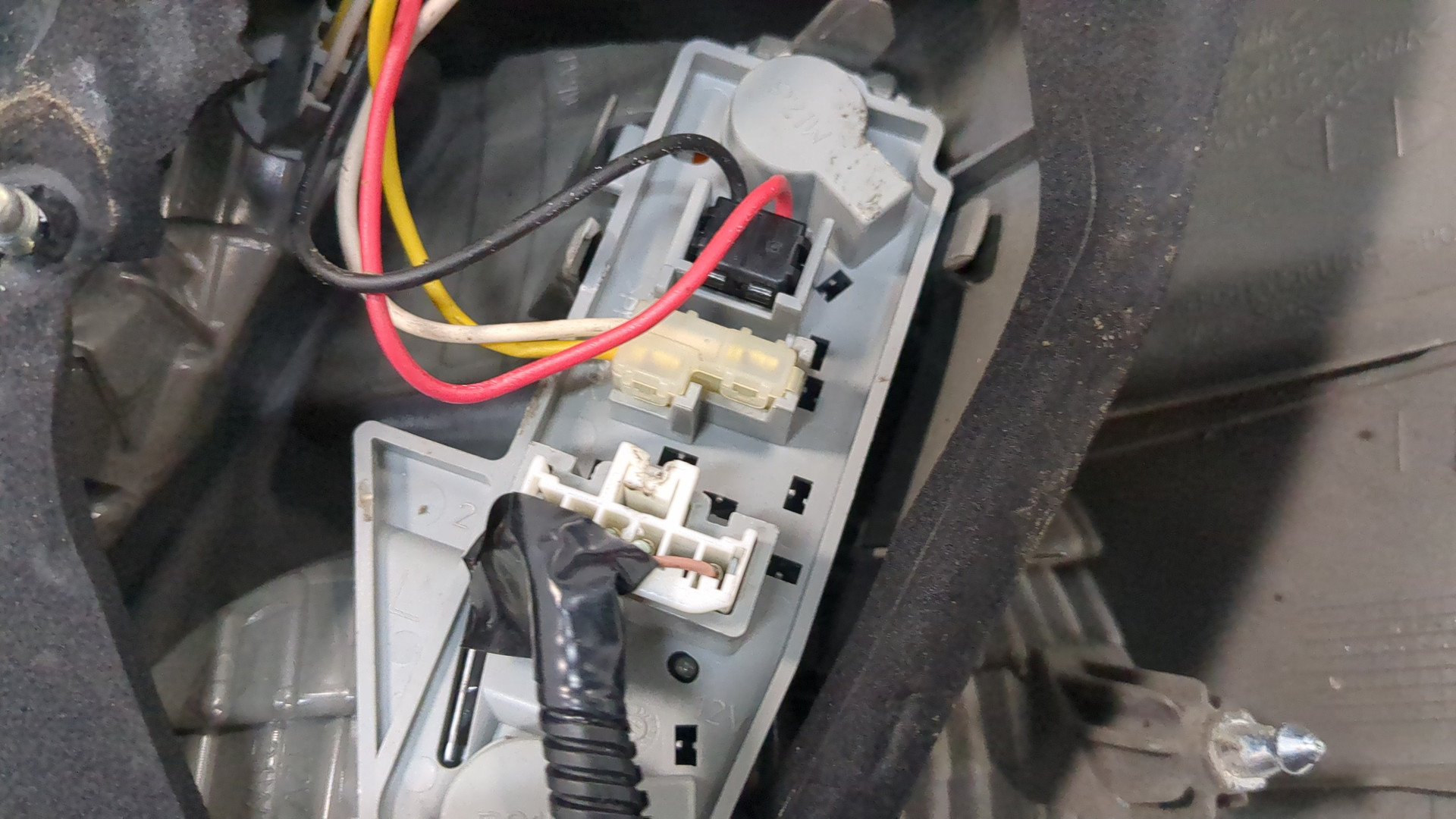 Фонарь задний левый