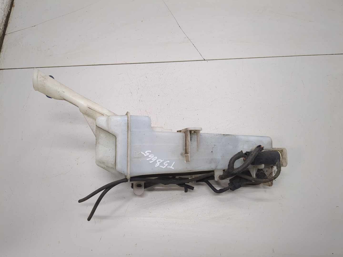 Бачок омывателя лобового стекла