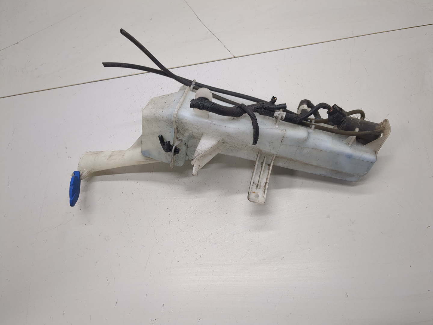 Бачок омывателя лобового стекла