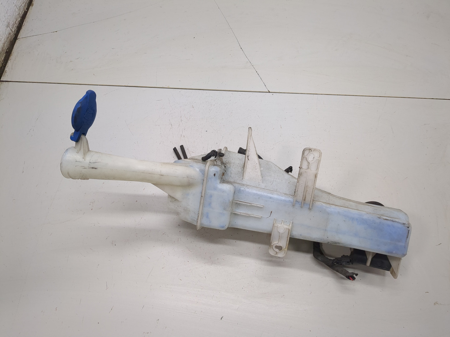 Бачок омывателя лобового стекла