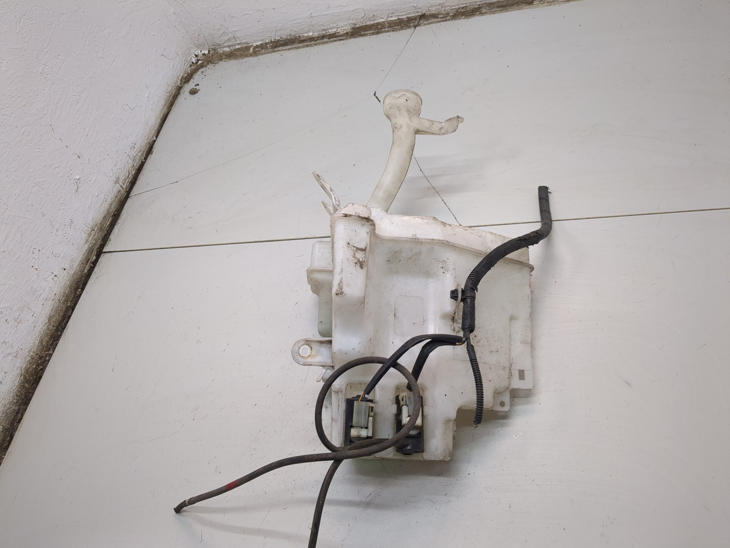 Бачок омывателя лобового стекла