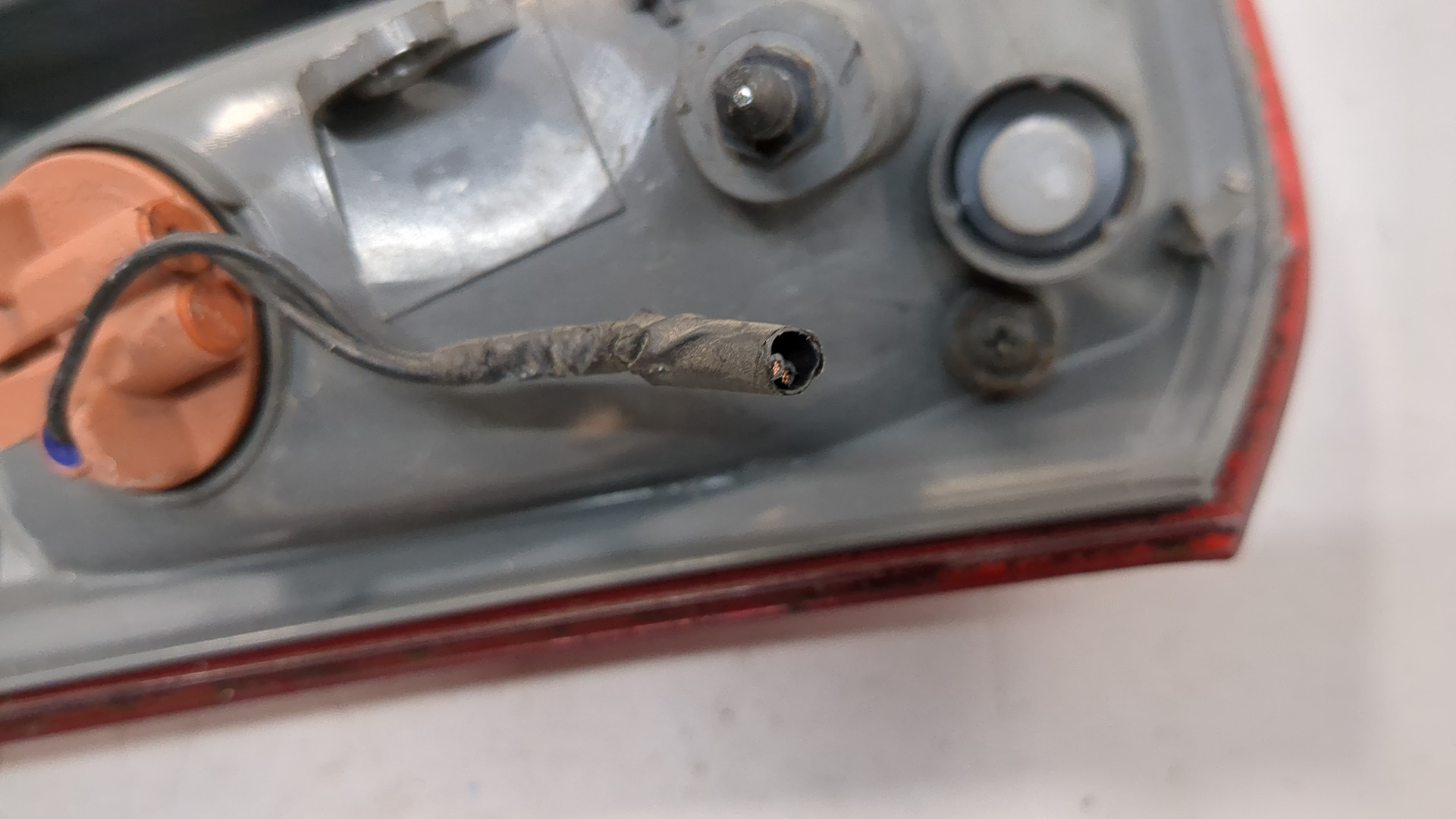 Фонарь задний правый