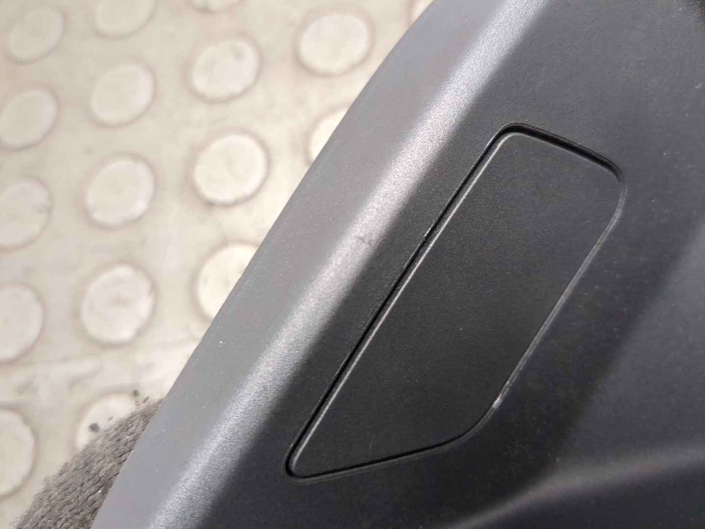 Ручка двери задней внутренняя левая