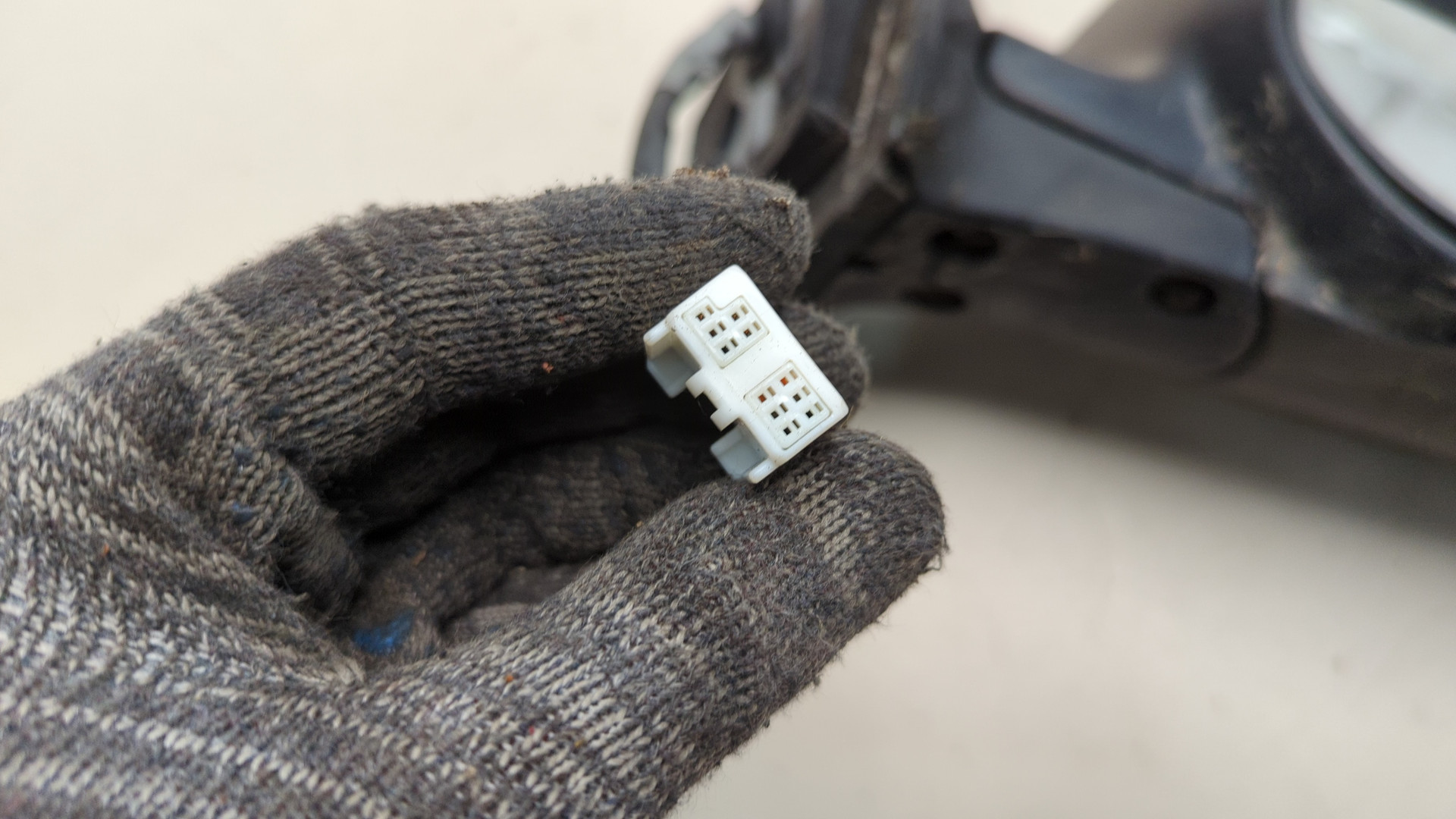 Зеркало правое электрическое