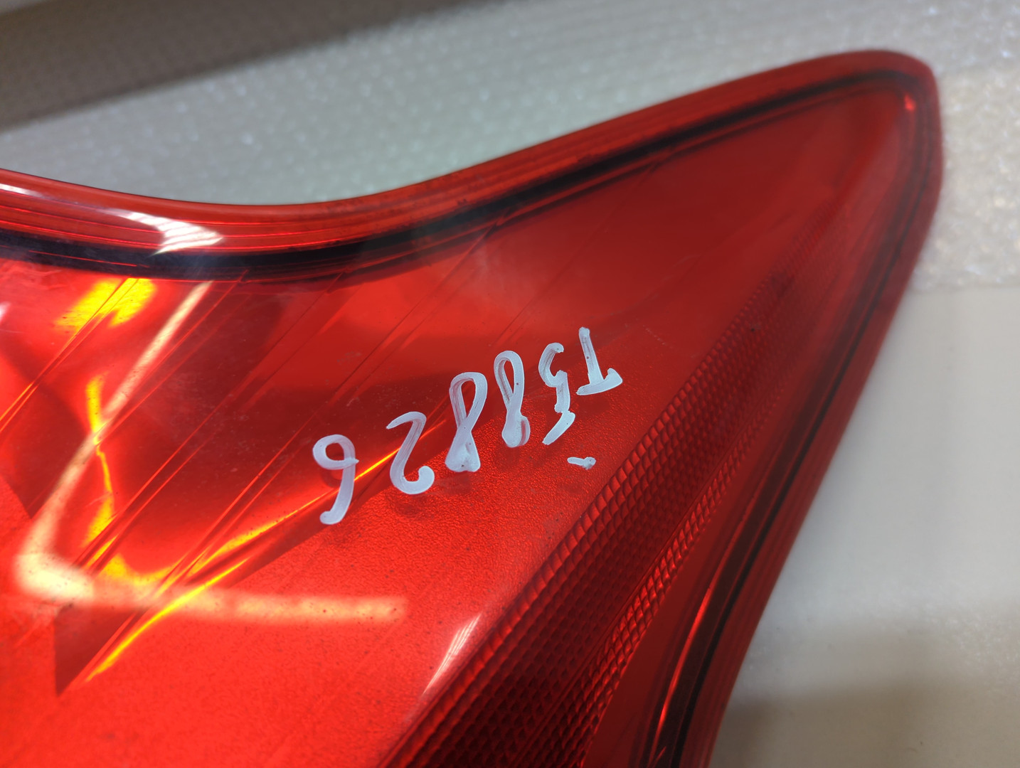 Фонарь задний правый