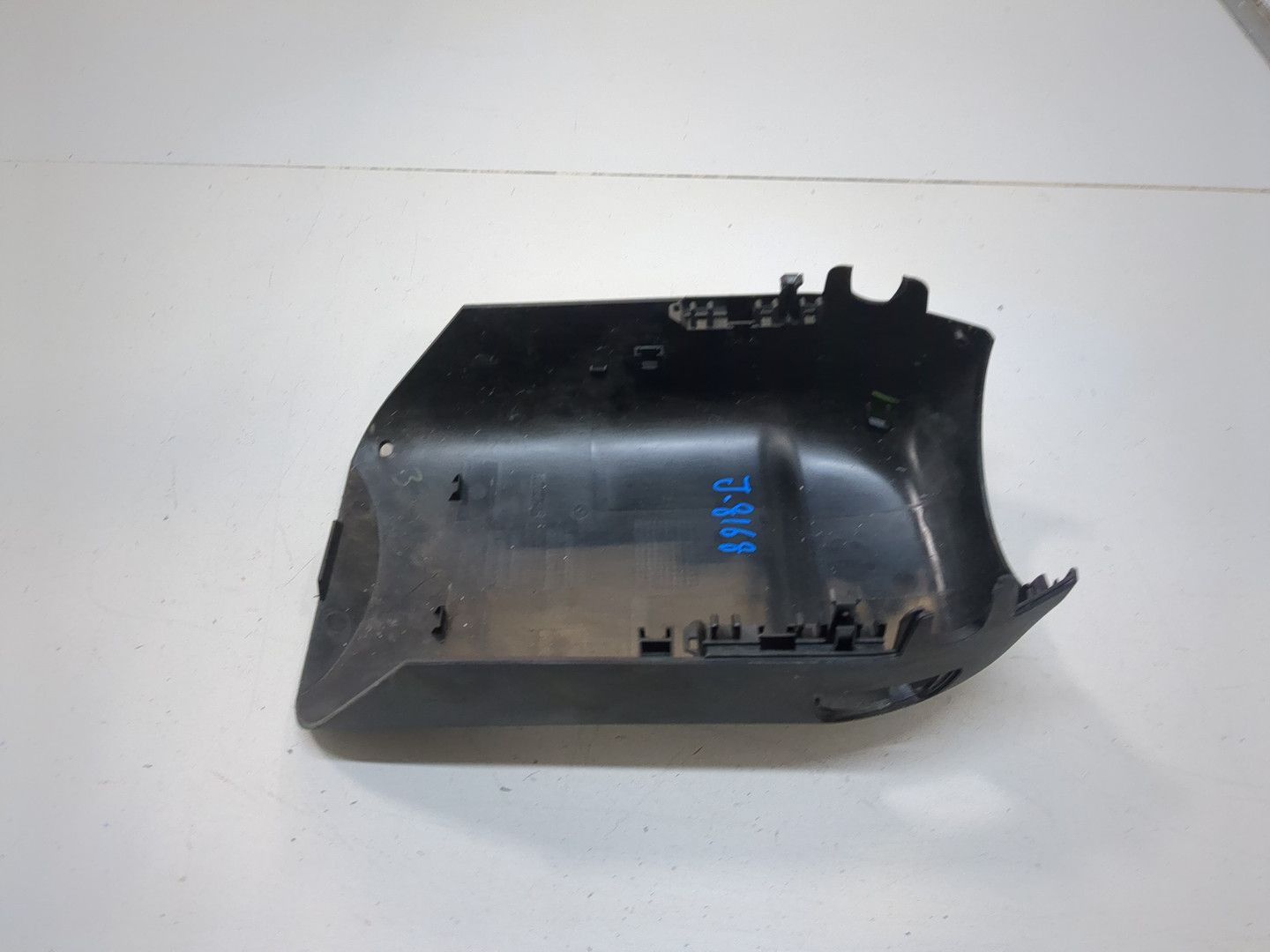 Кожух рулевой колонки