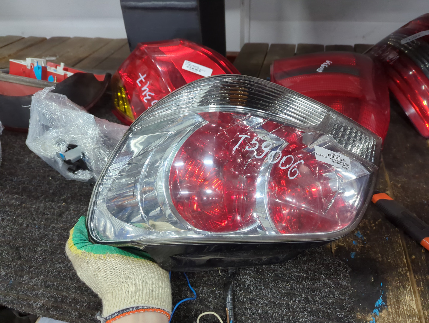 Фонарь задний правый