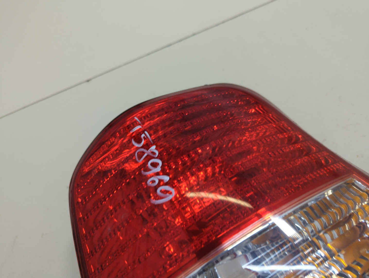 Фонарь задний правый