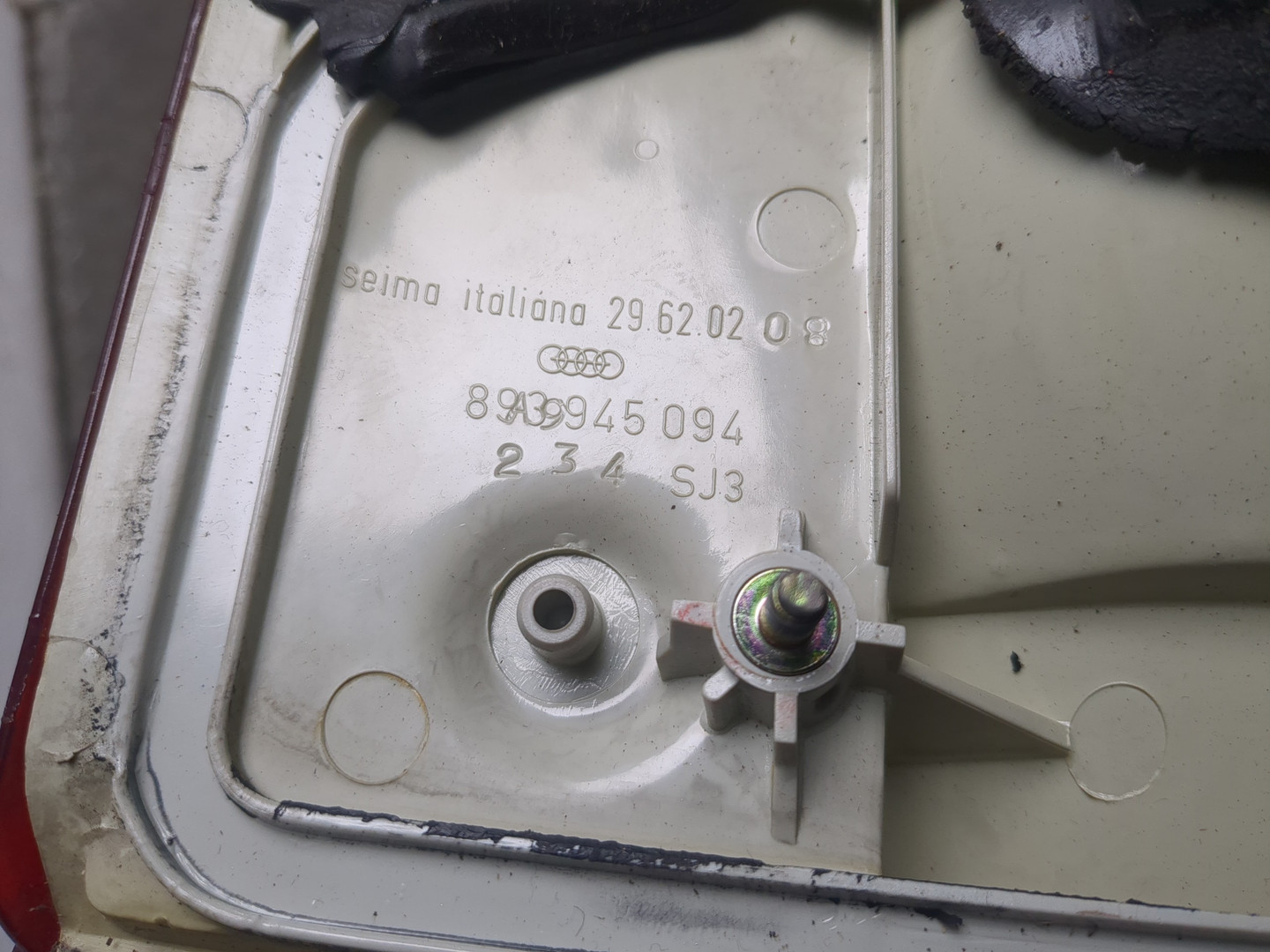 Фонарь задний внутренний правый