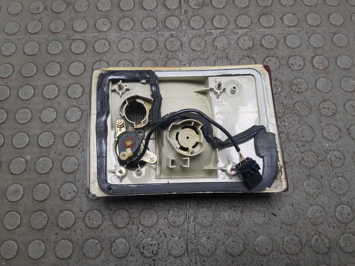 Фонарь задний внутренний правый