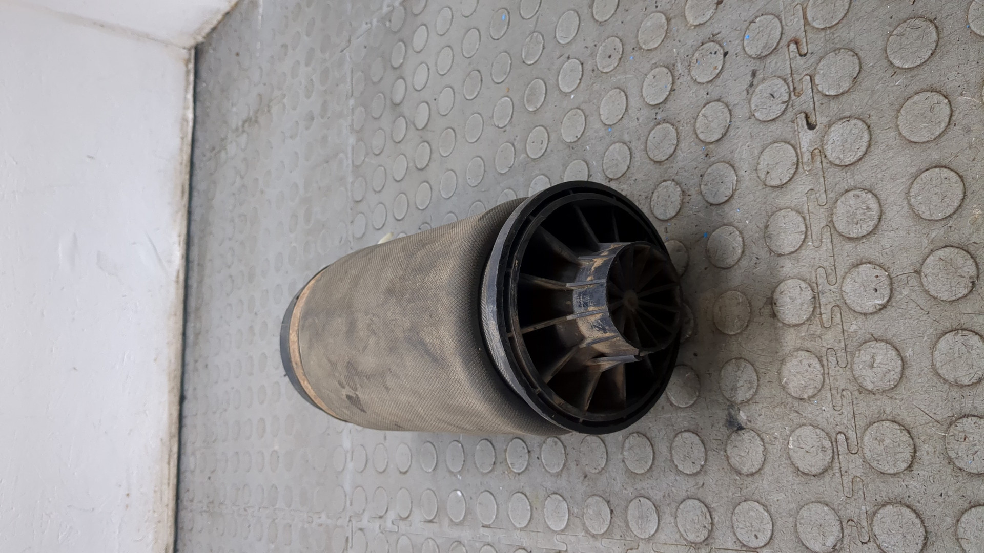 Амортизатор задний (стойка)