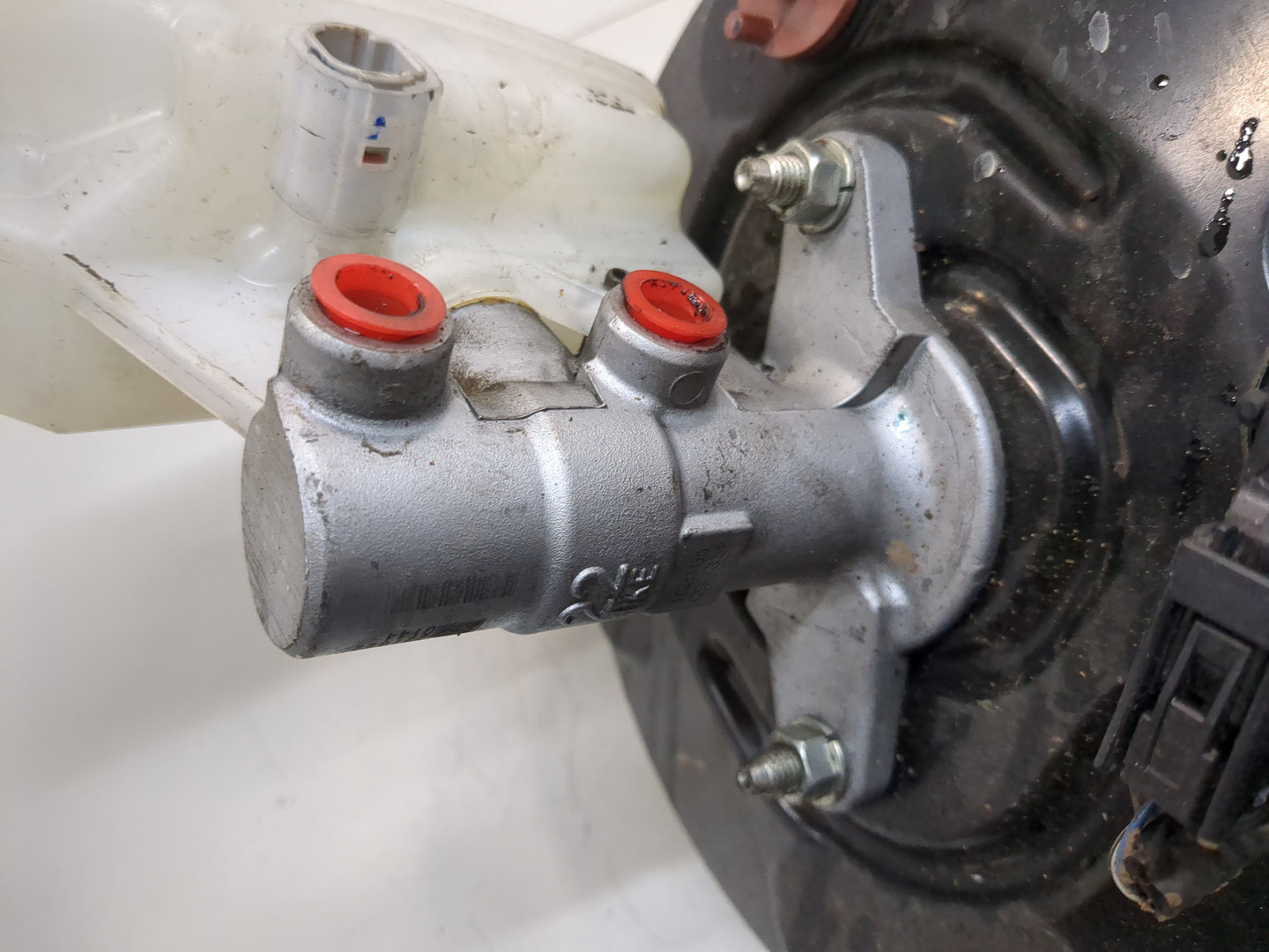 Цилиндр тормозной главный