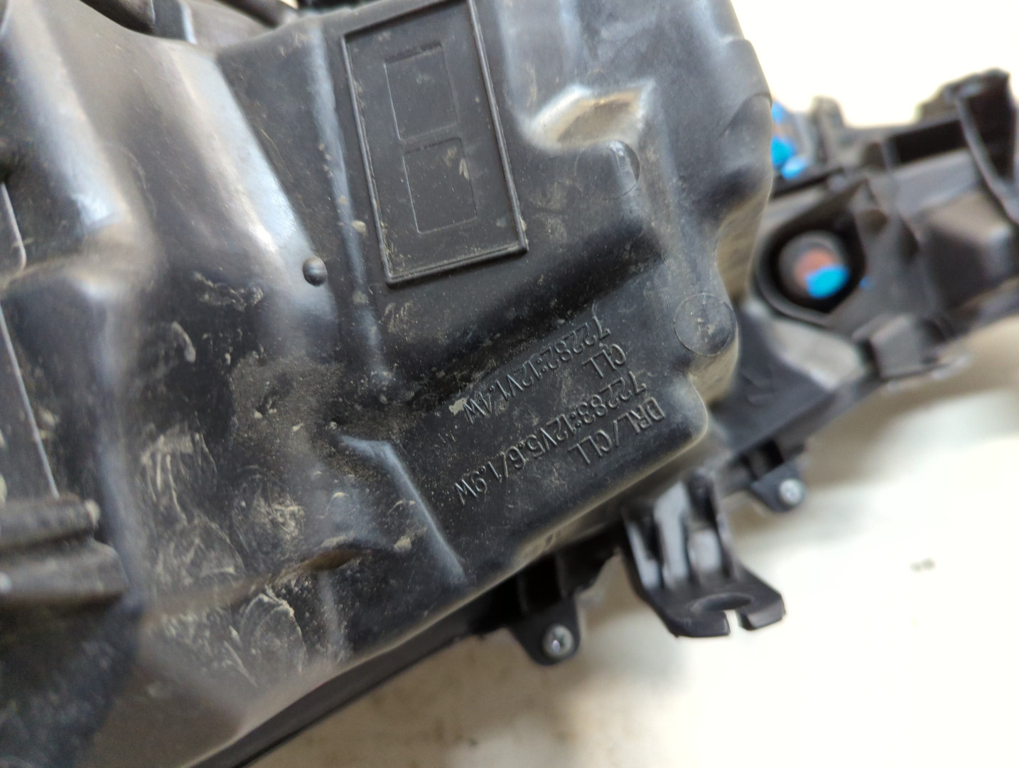 Фара правая