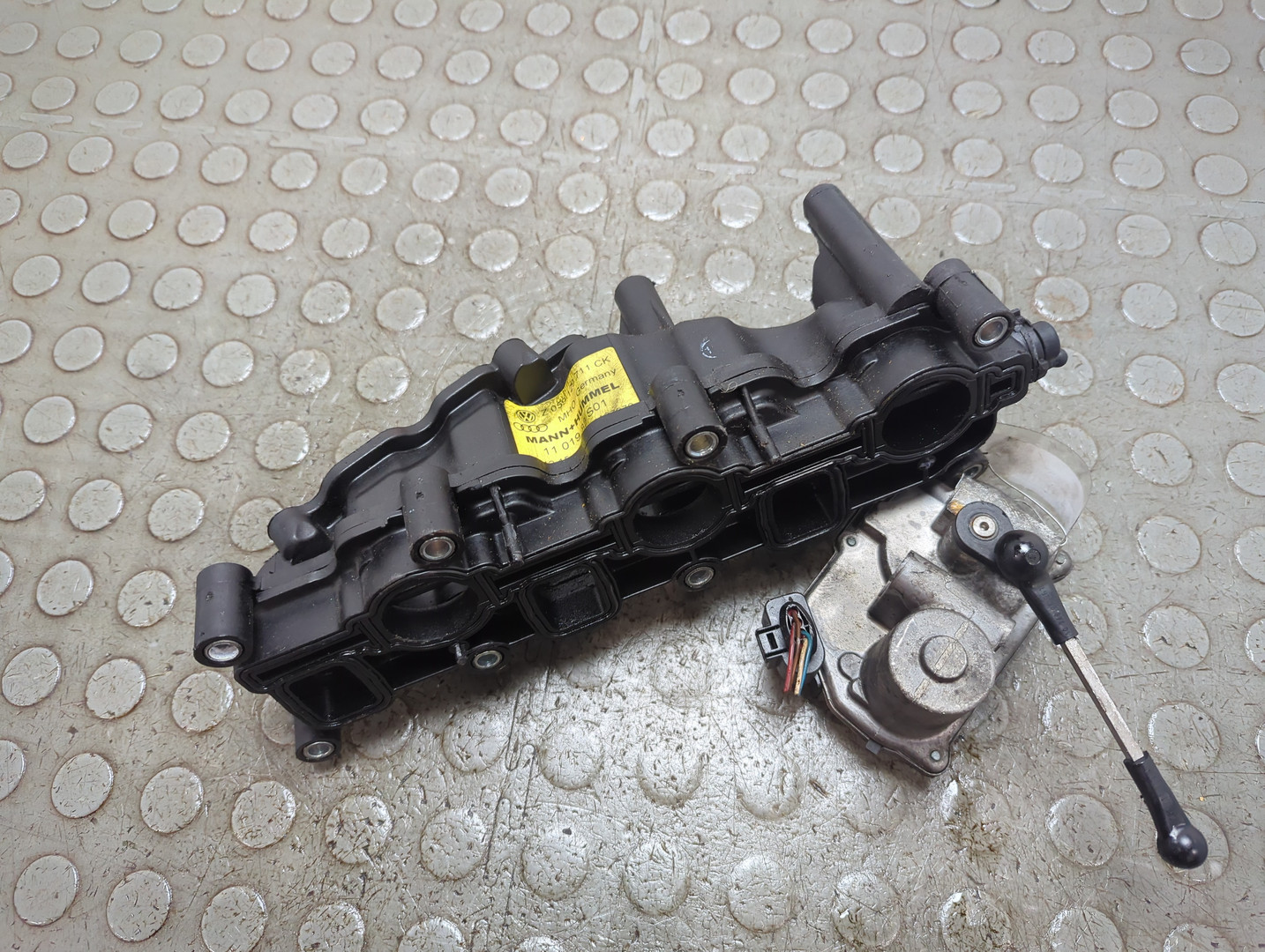 Коллектор впускной