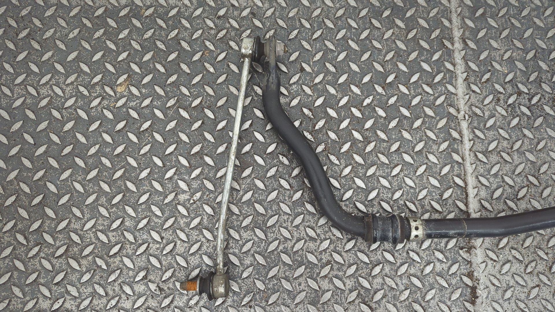 Стабилизатор передний