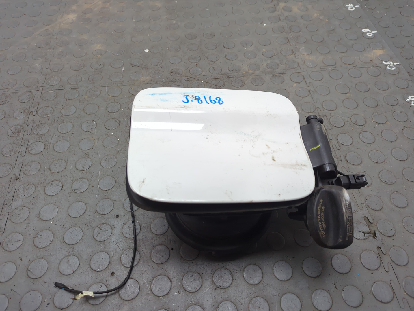 Лючок бензобака