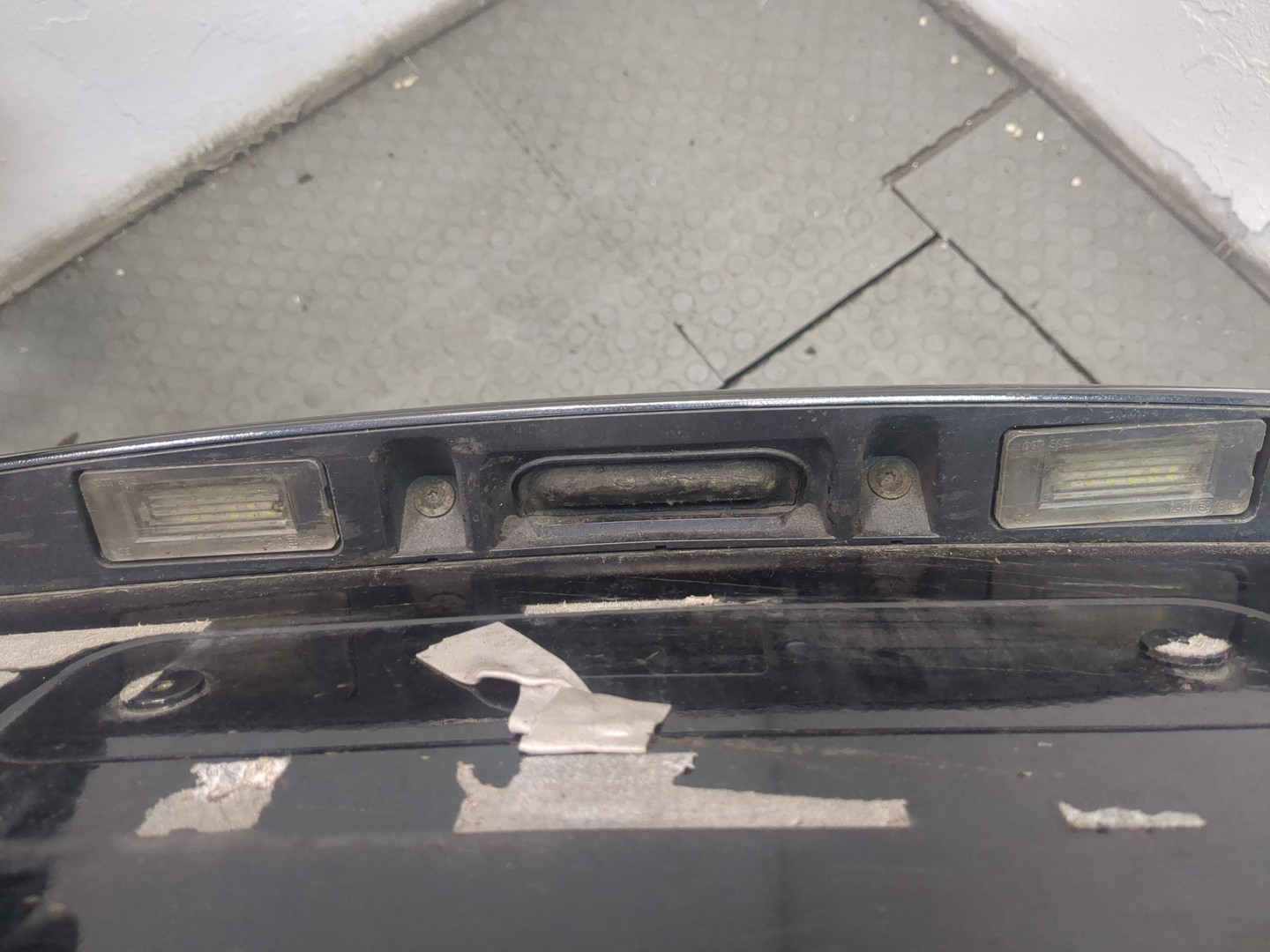 Дверь багажника