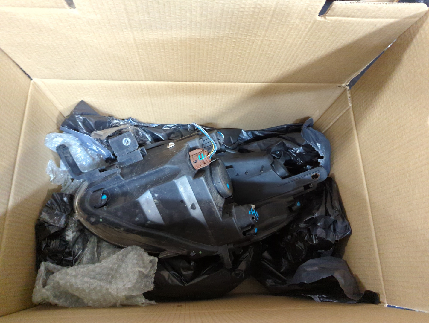 Фара правая