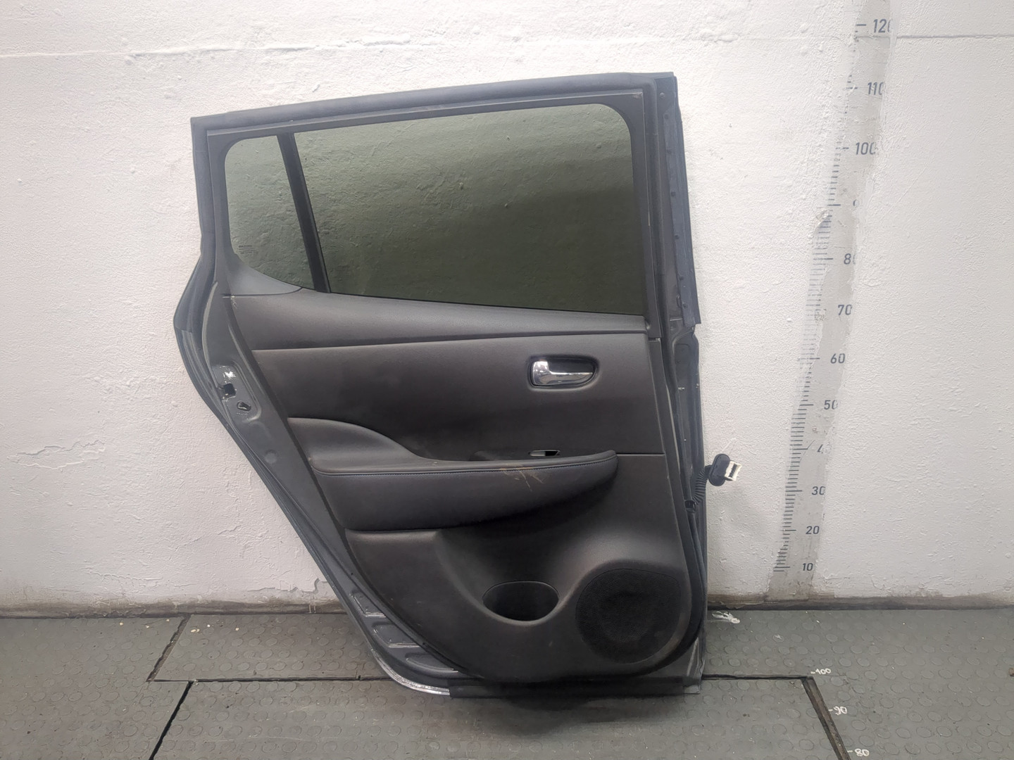 Дверь задняя левая