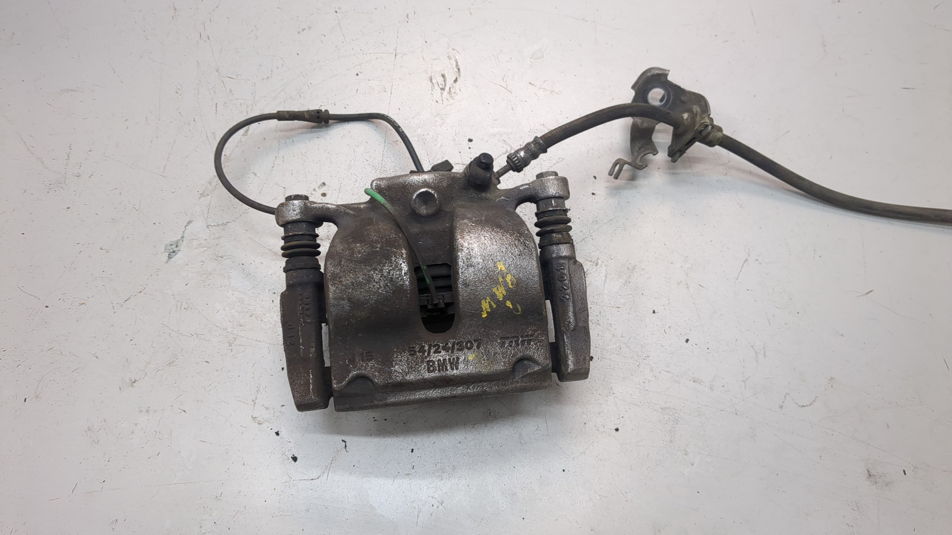 Суппорт передний левый