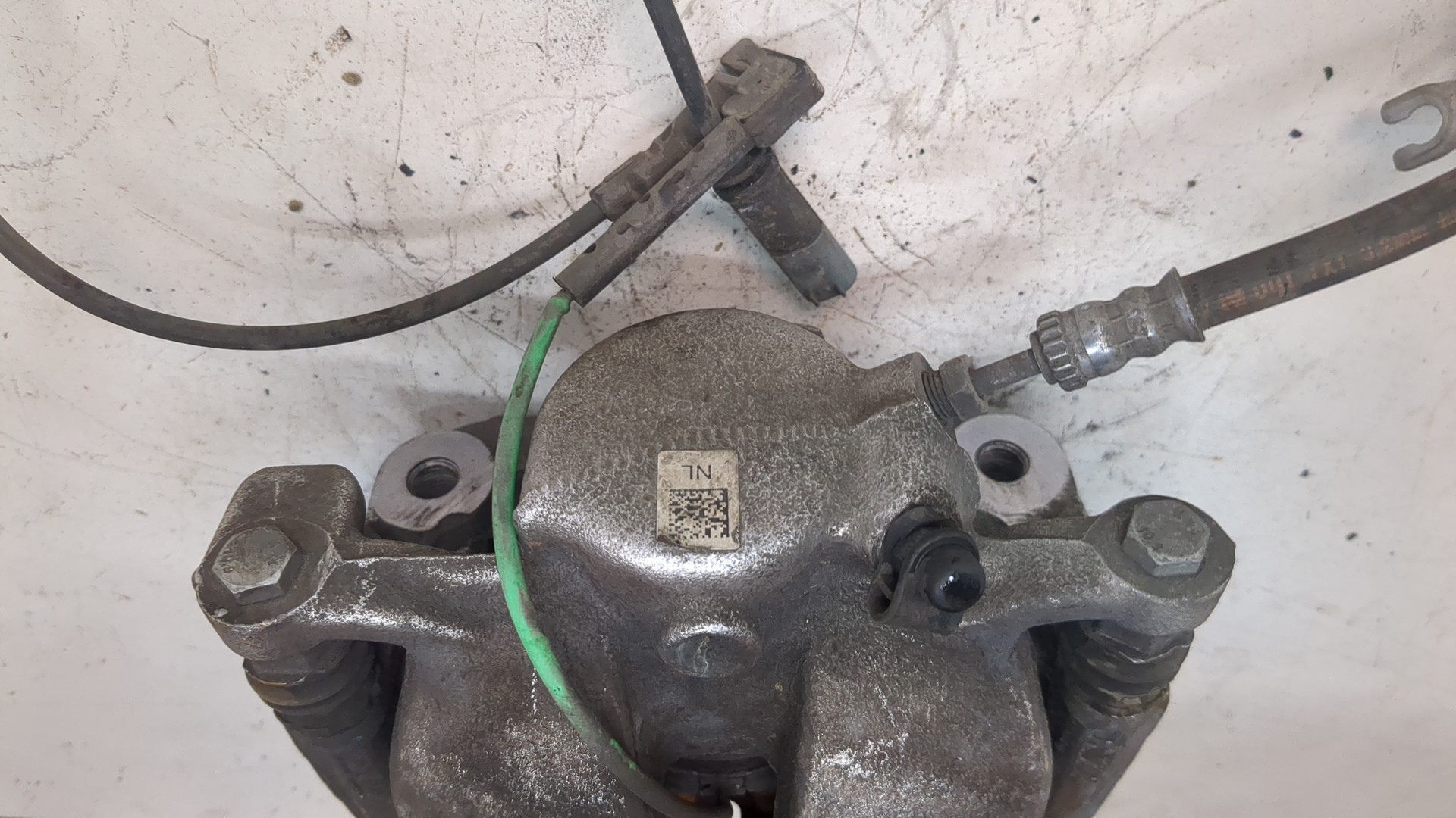 Суппорт передний левый