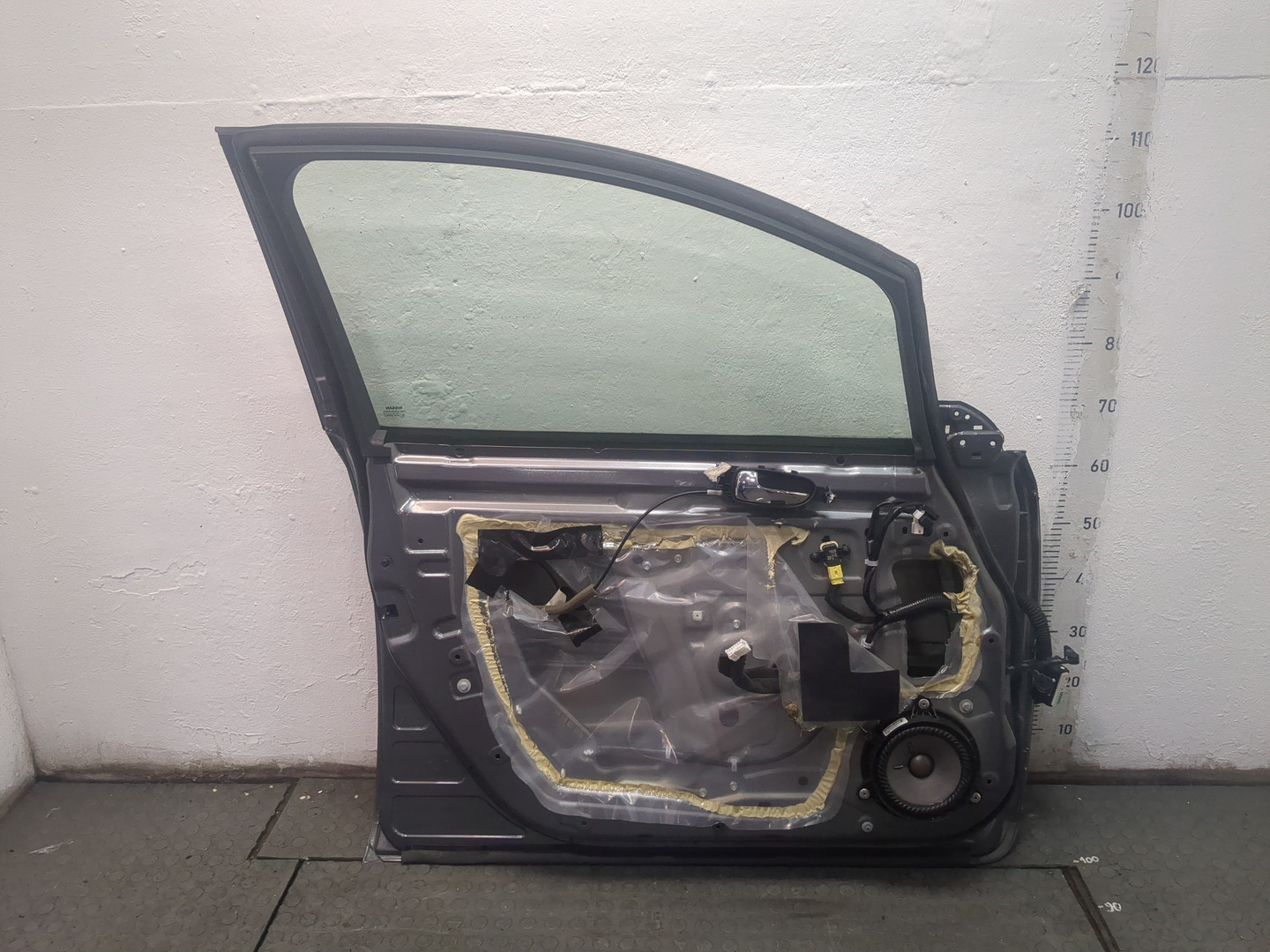 Дверь передняя левая