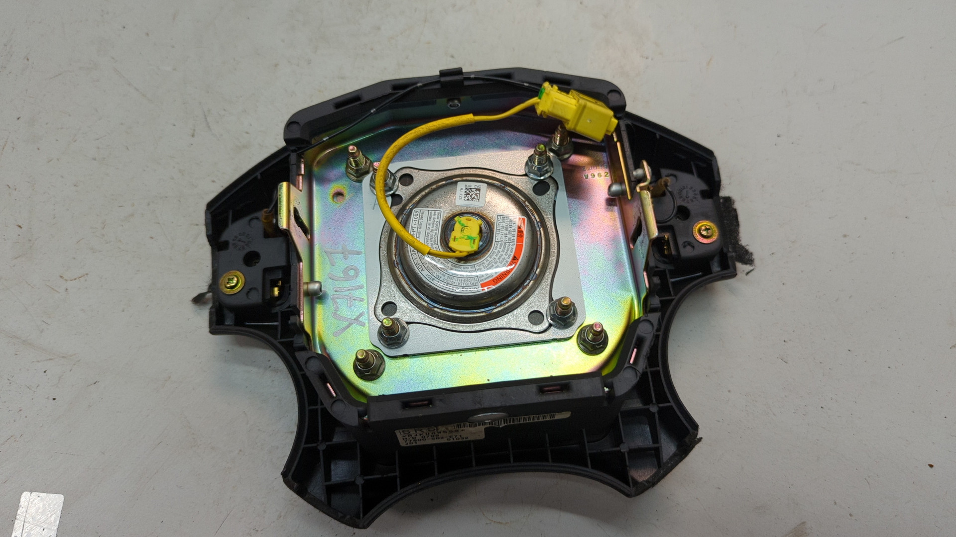 Подушка безопасности в рулевое колесо