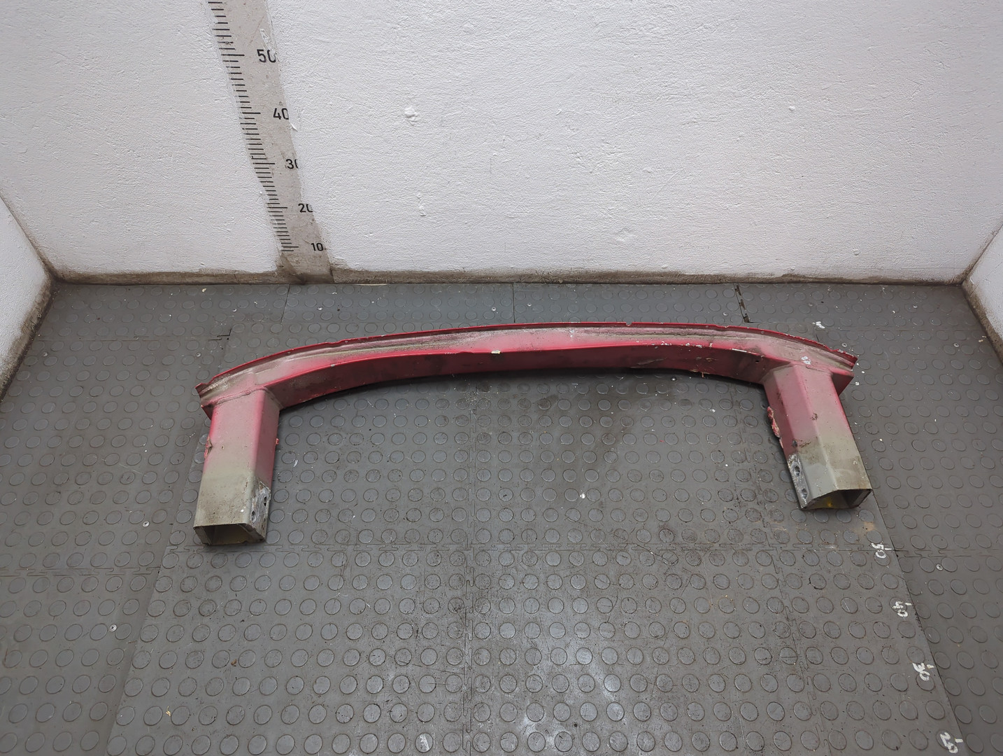 Усилитель переднего бампера