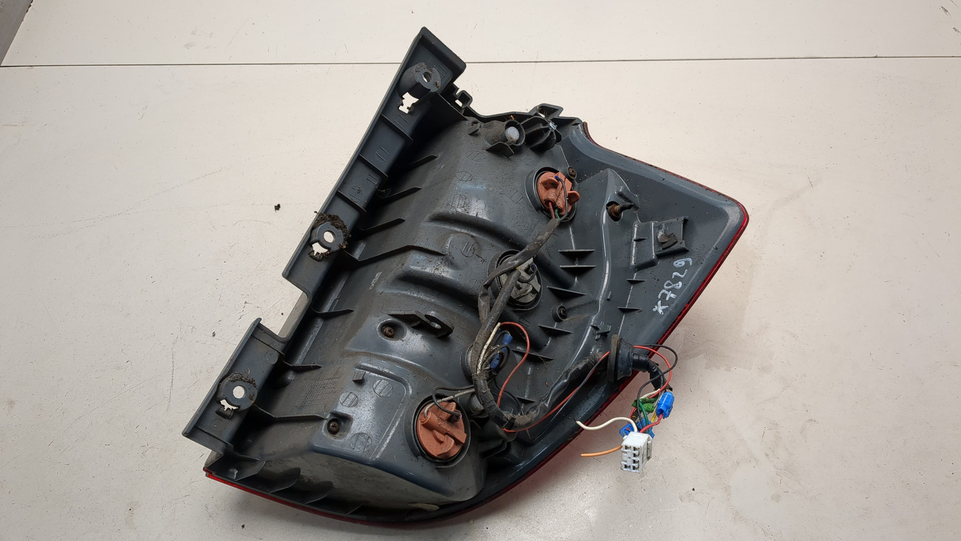 Фонарь задний левый