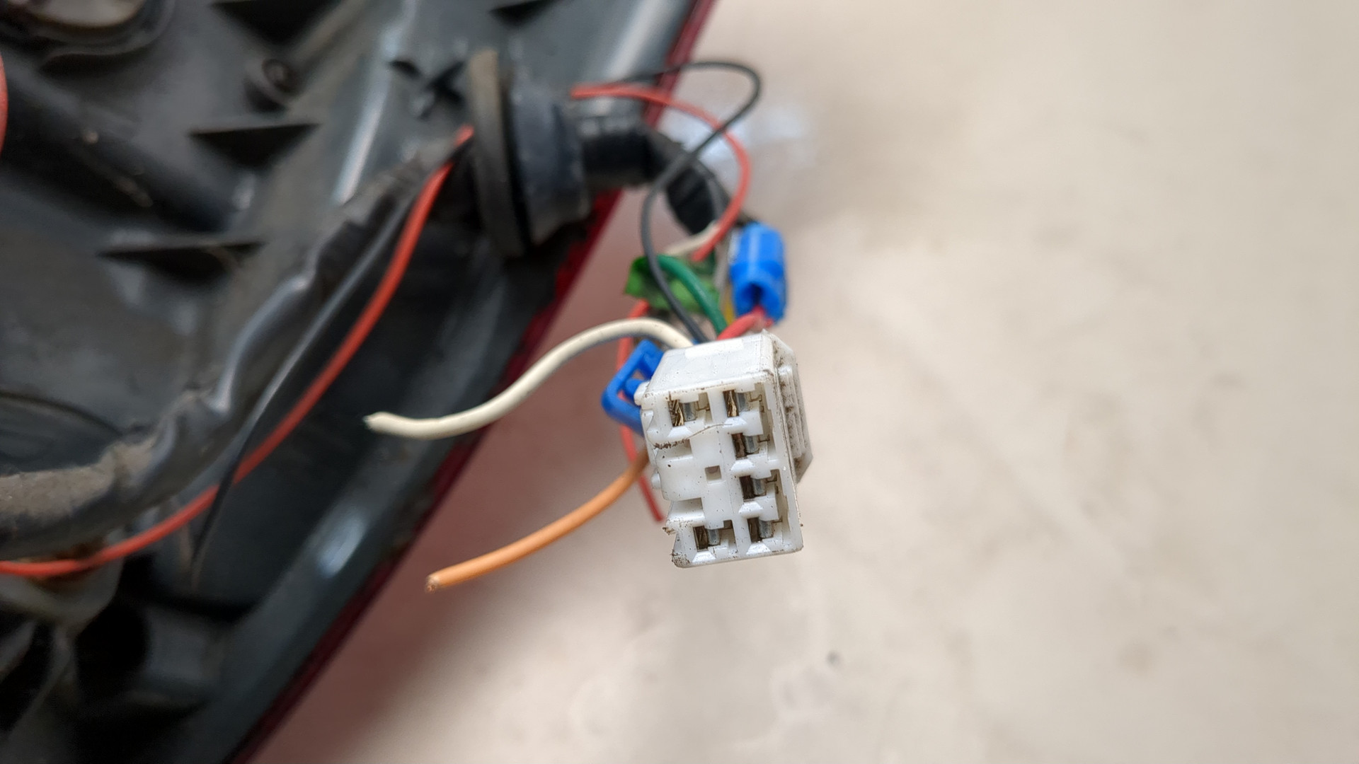 Фонарь задний левый