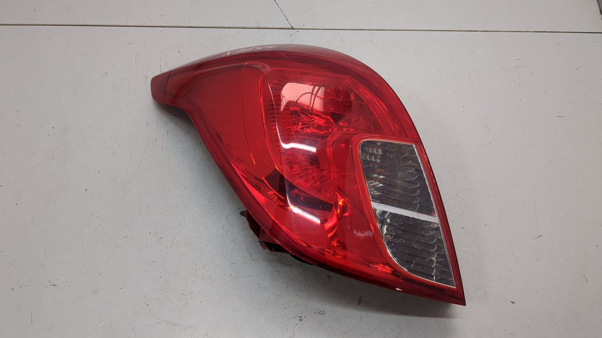 Фонарь задний левый