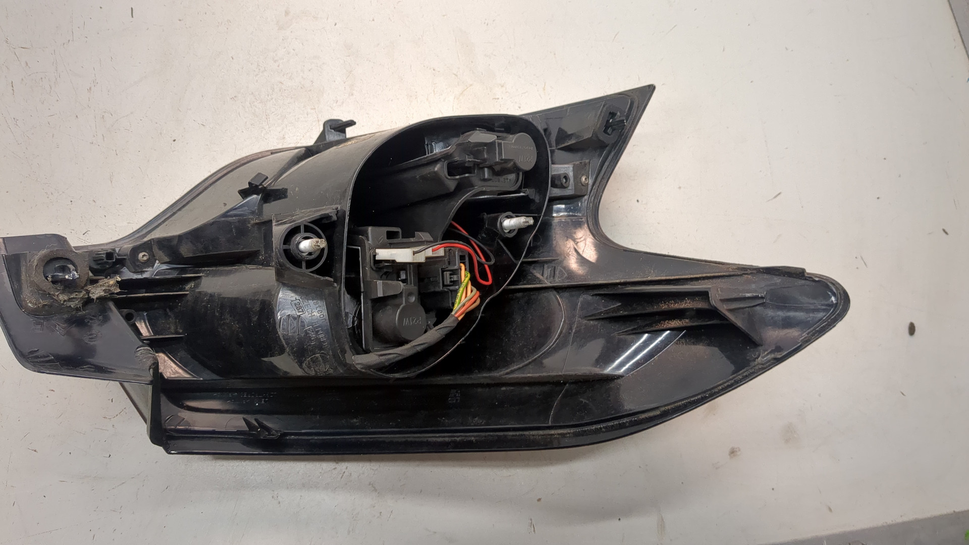 Фонарь задний правый