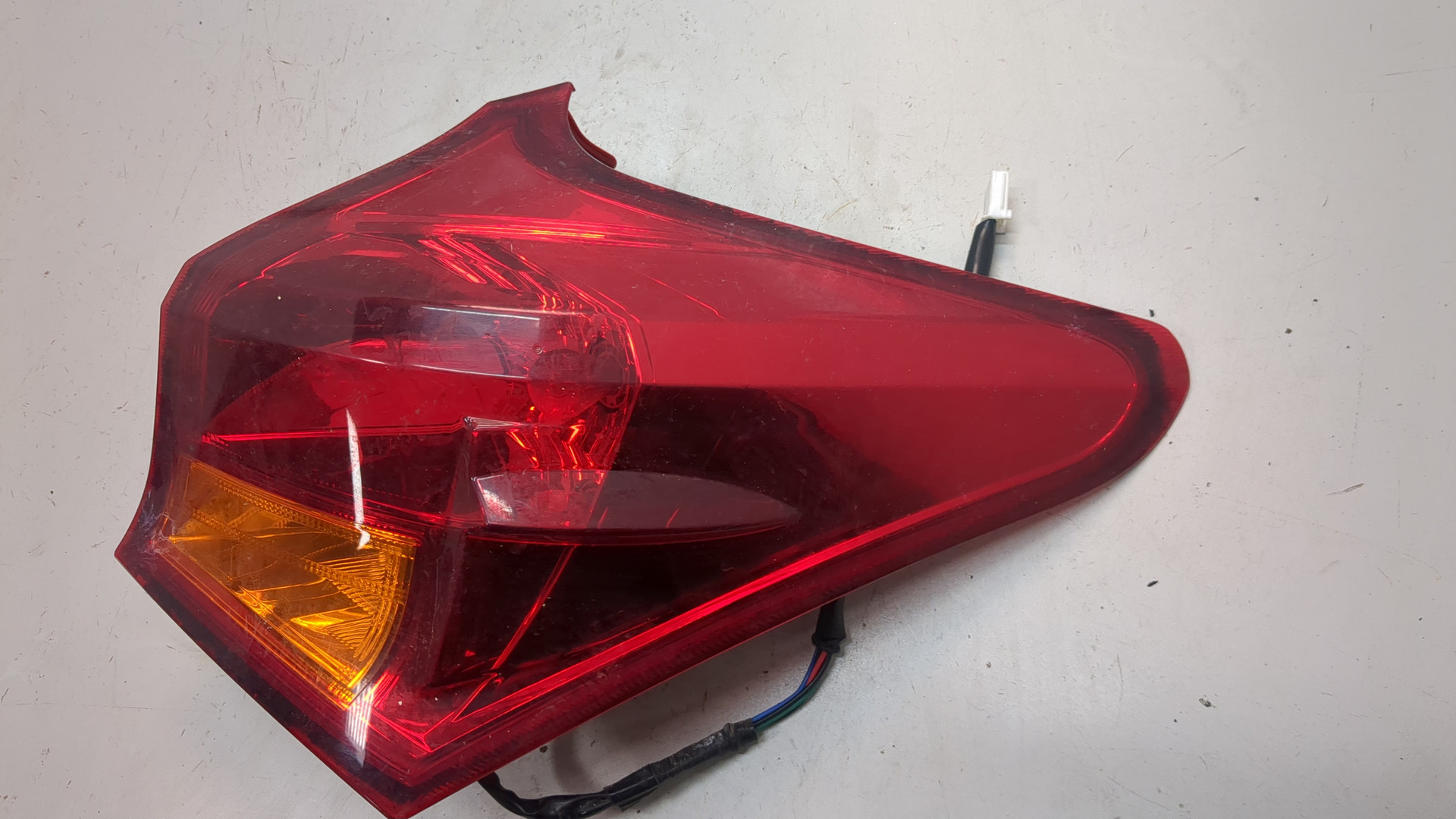 Фонарь задний правый