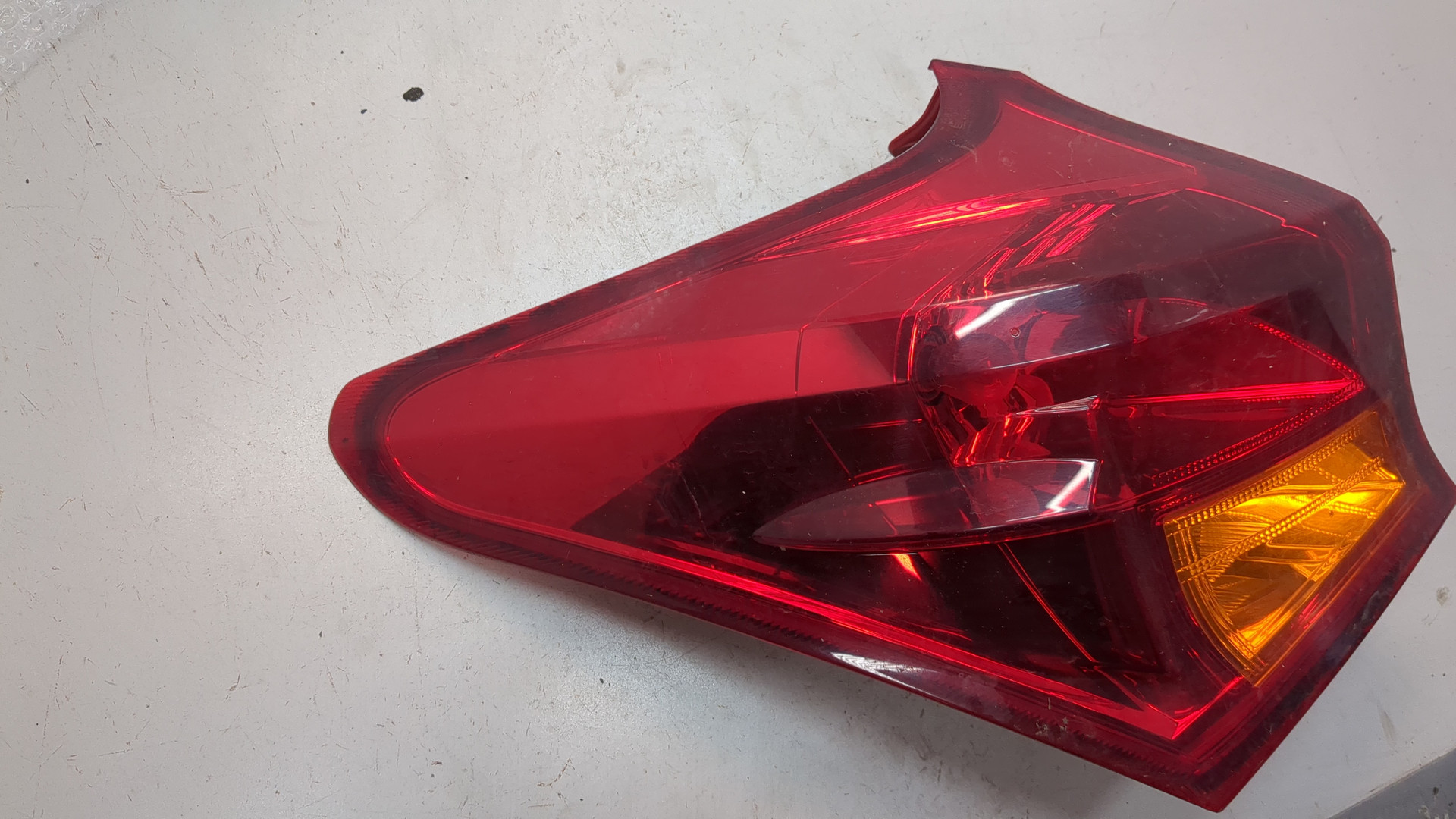 Фонарь задний левый