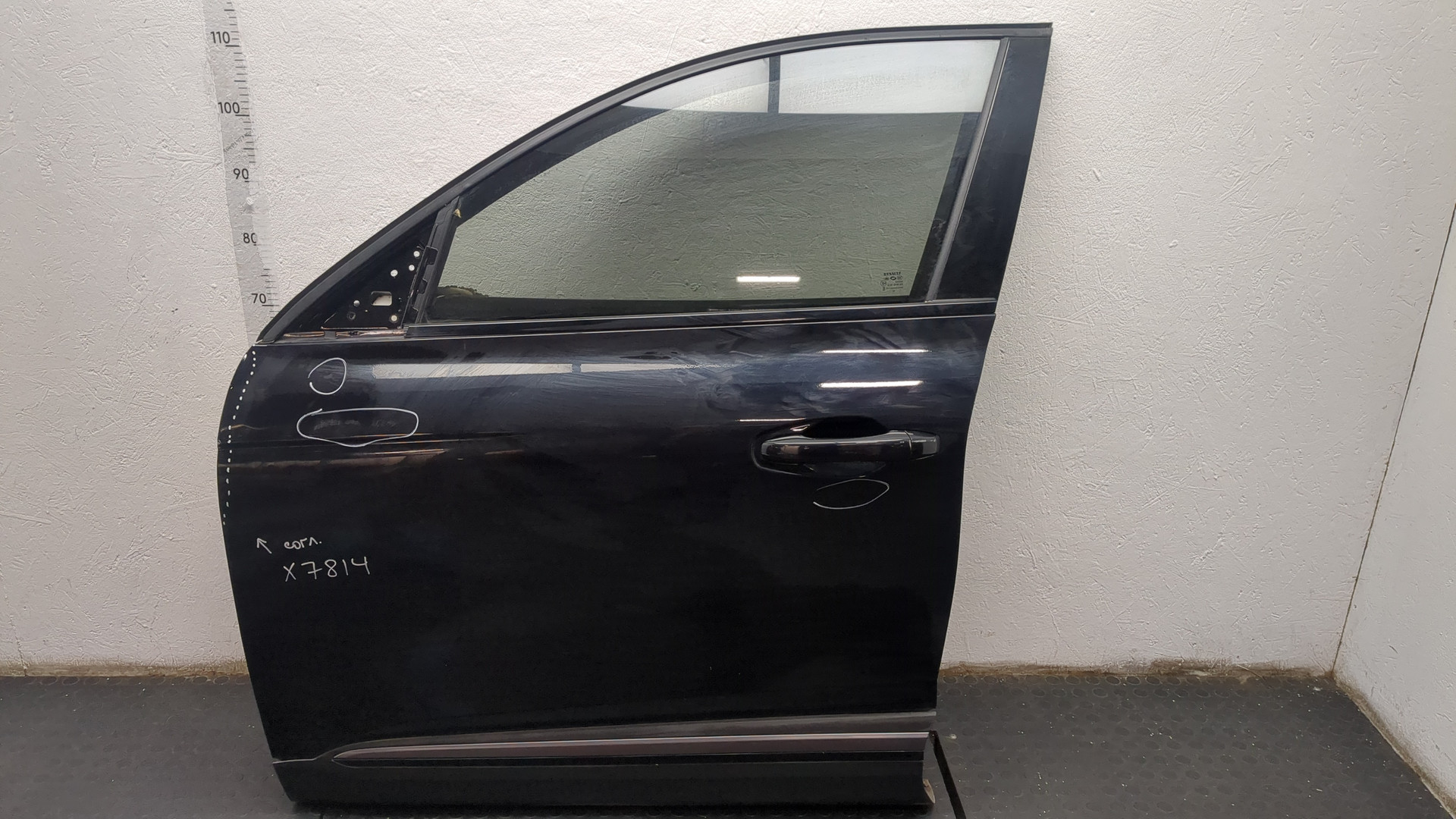 Дверь передняя левая