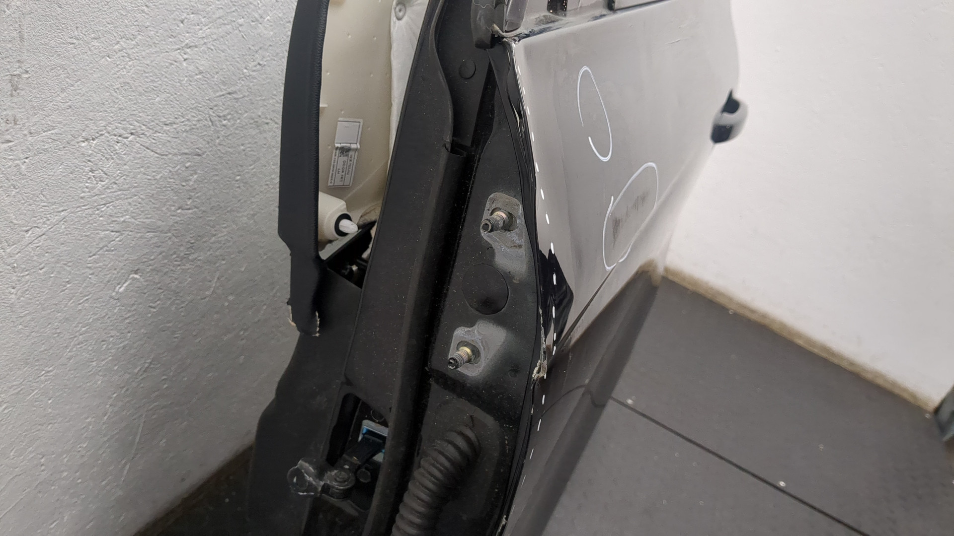 Дверь передняя левая