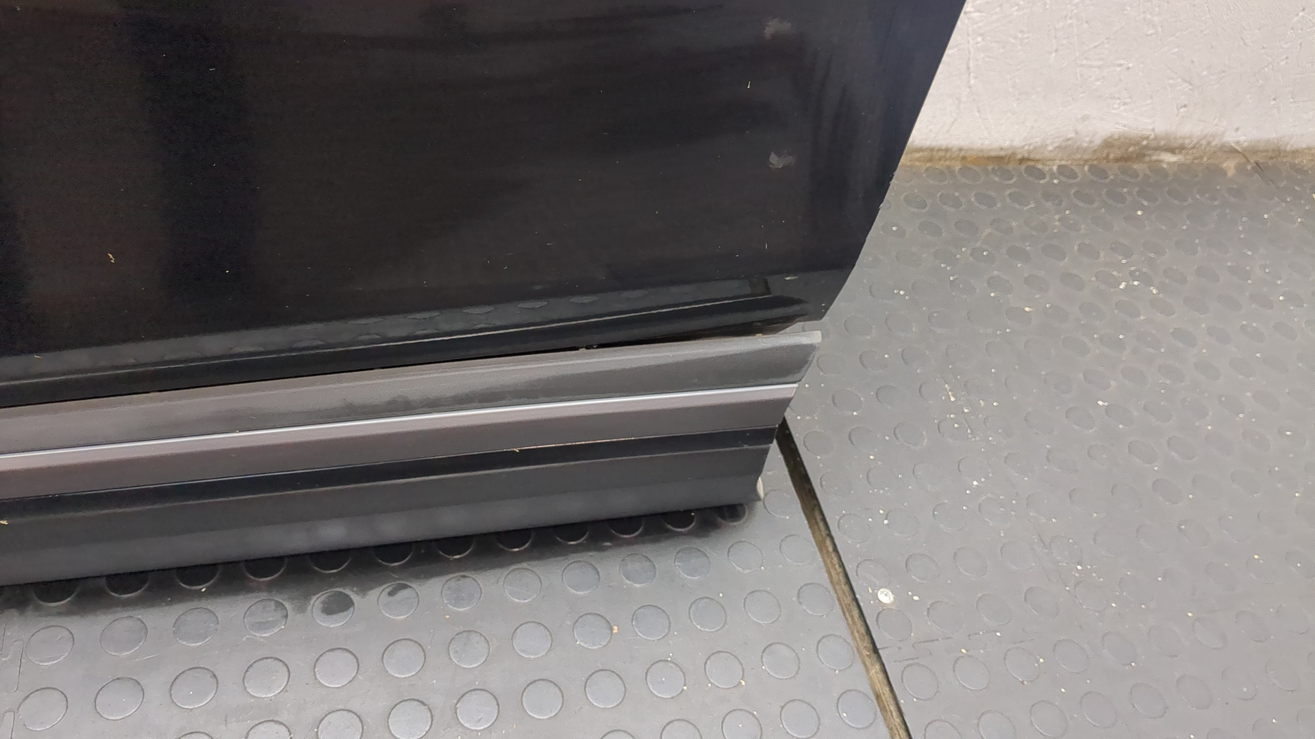 Дверь передняя левая