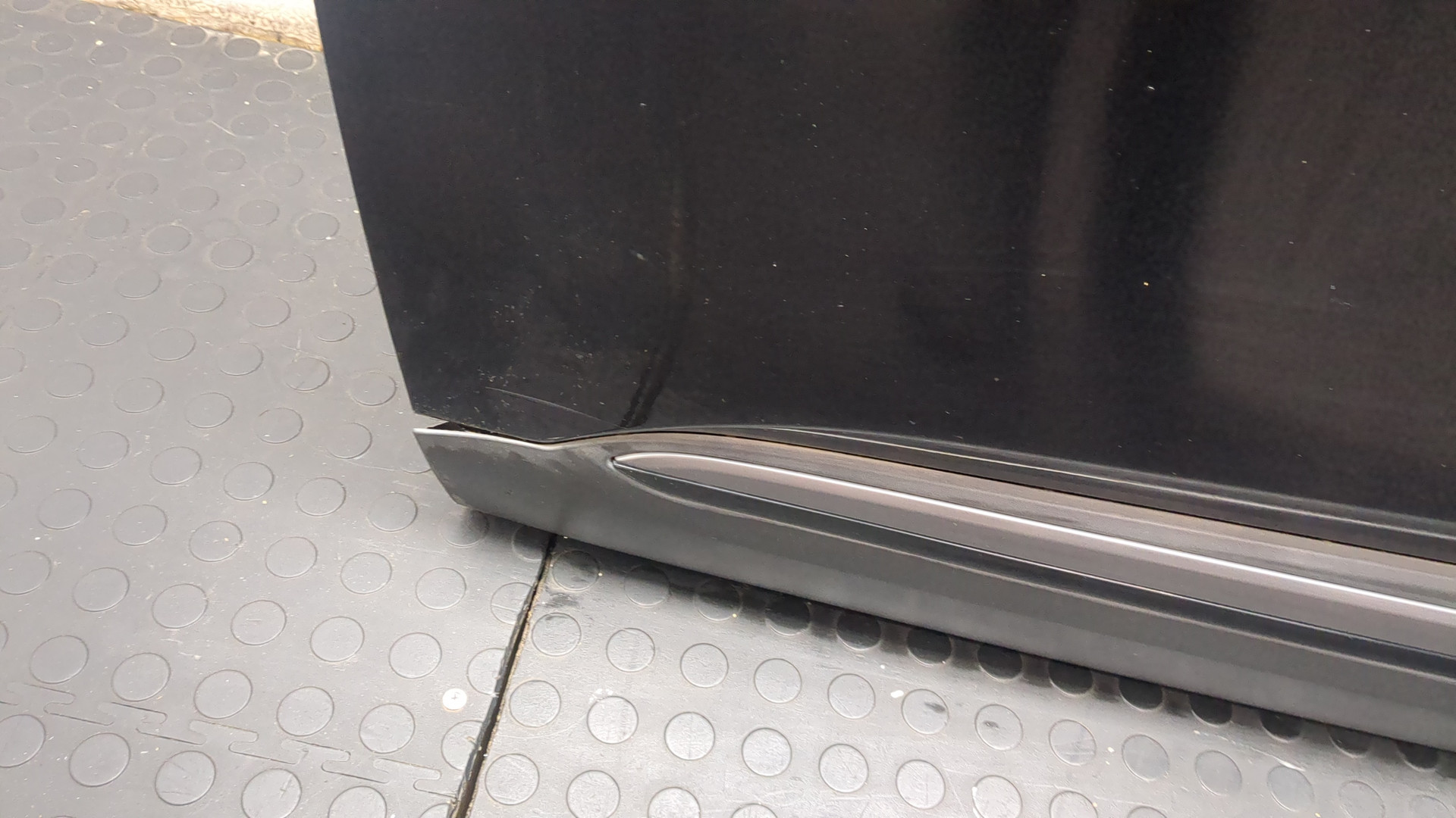 Дверь передняя левая