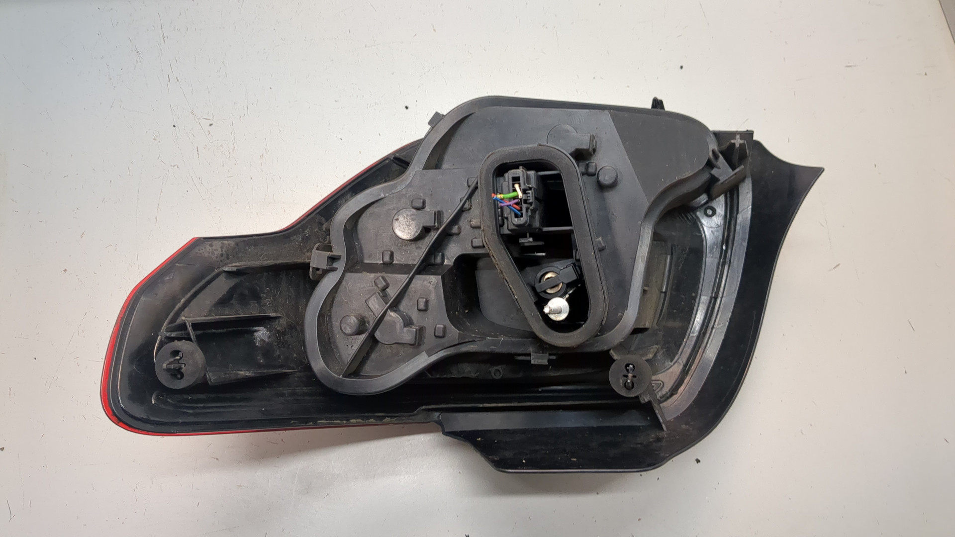 Фонарь задний левый