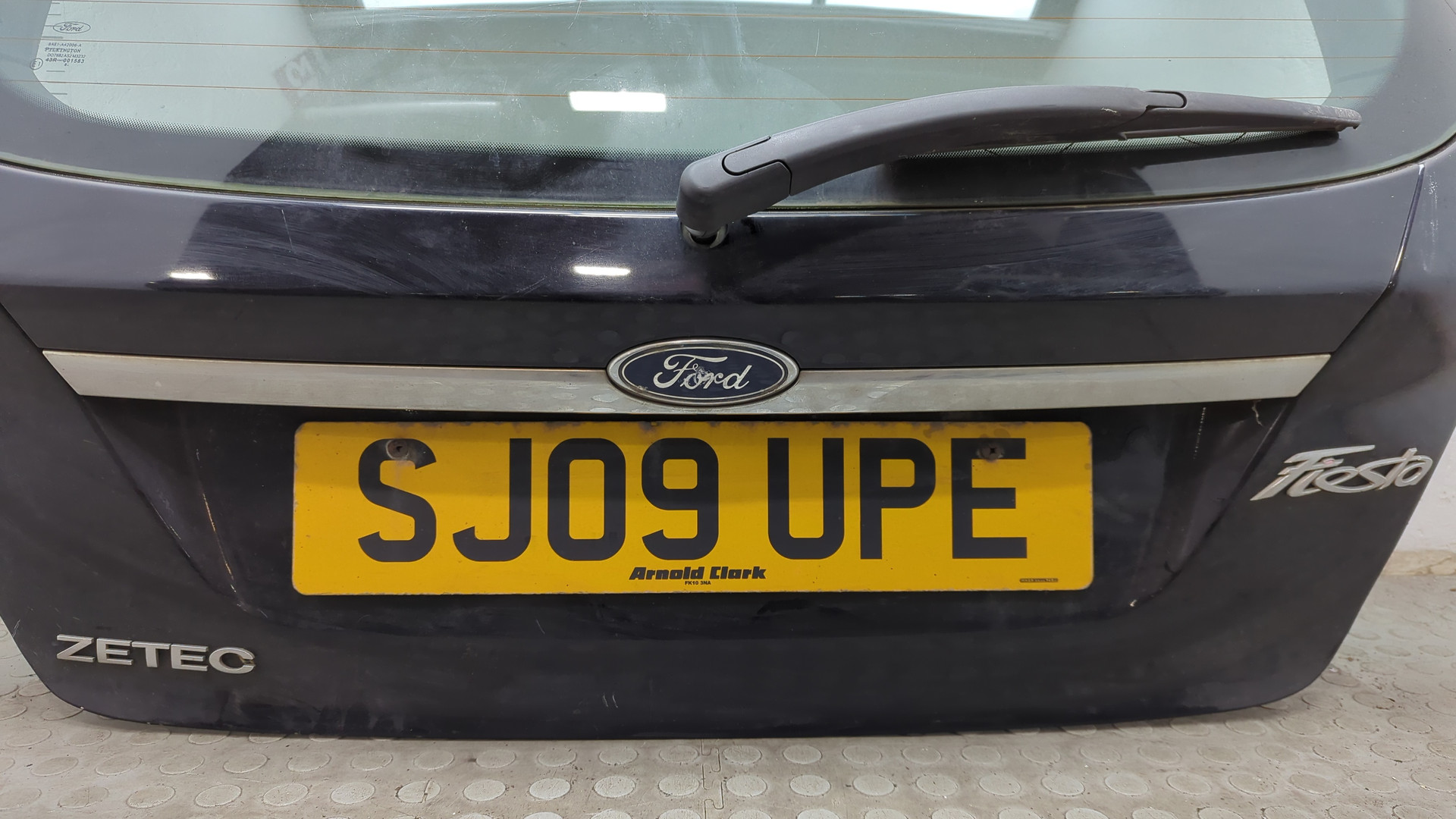 Дверь багажника