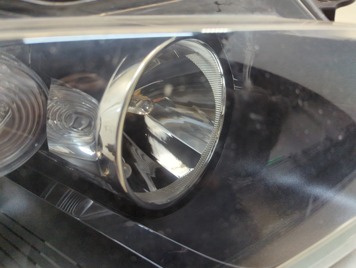 Фара правая