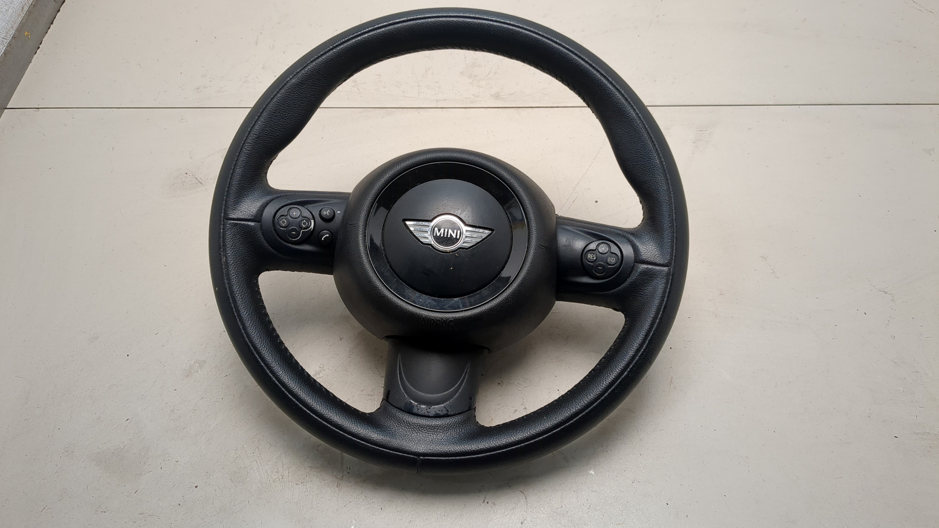 Рулевое колесо (руль)