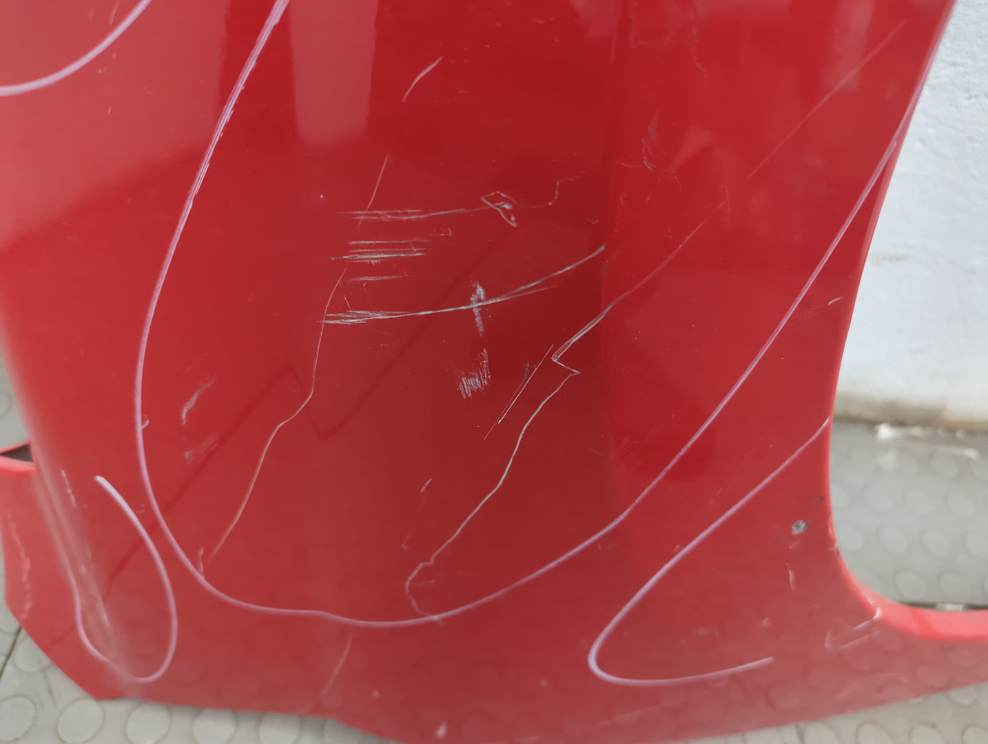 Крыло переднее правое